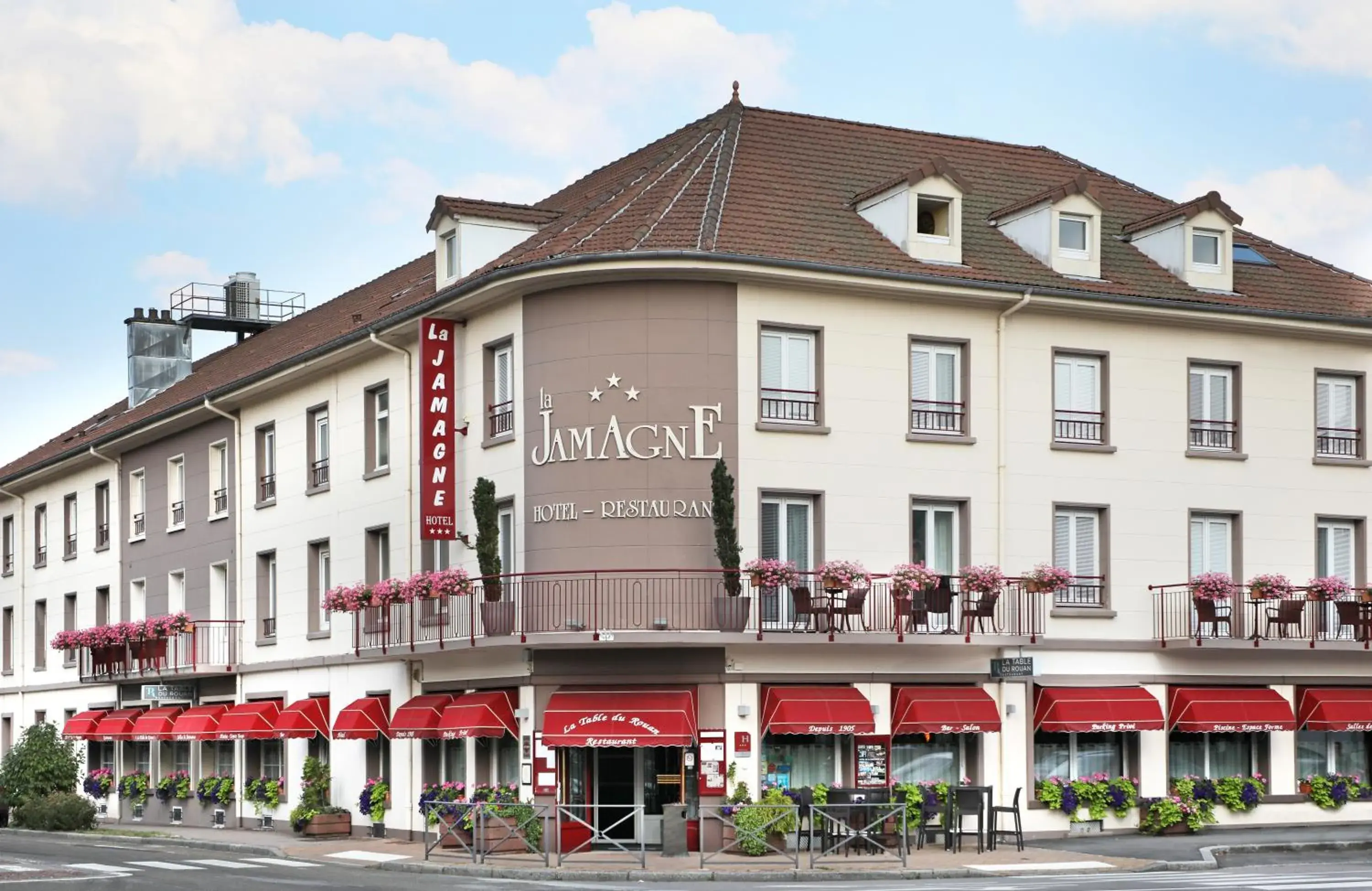 Property Building in Hotel de la Jamagne & Spa