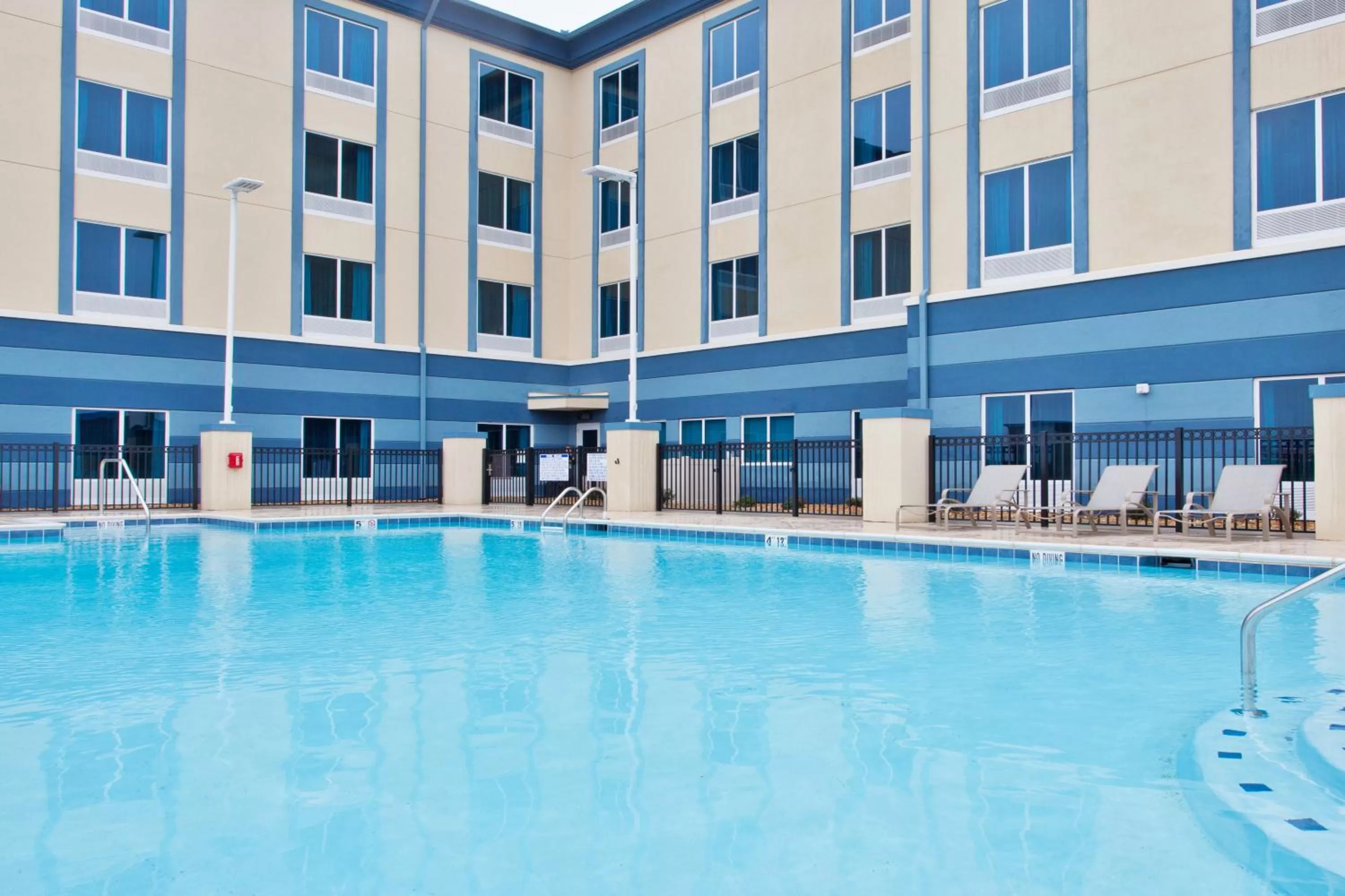 Swimming pool in Holiday Inn Express & Suites Warner Robins North West by IHG
