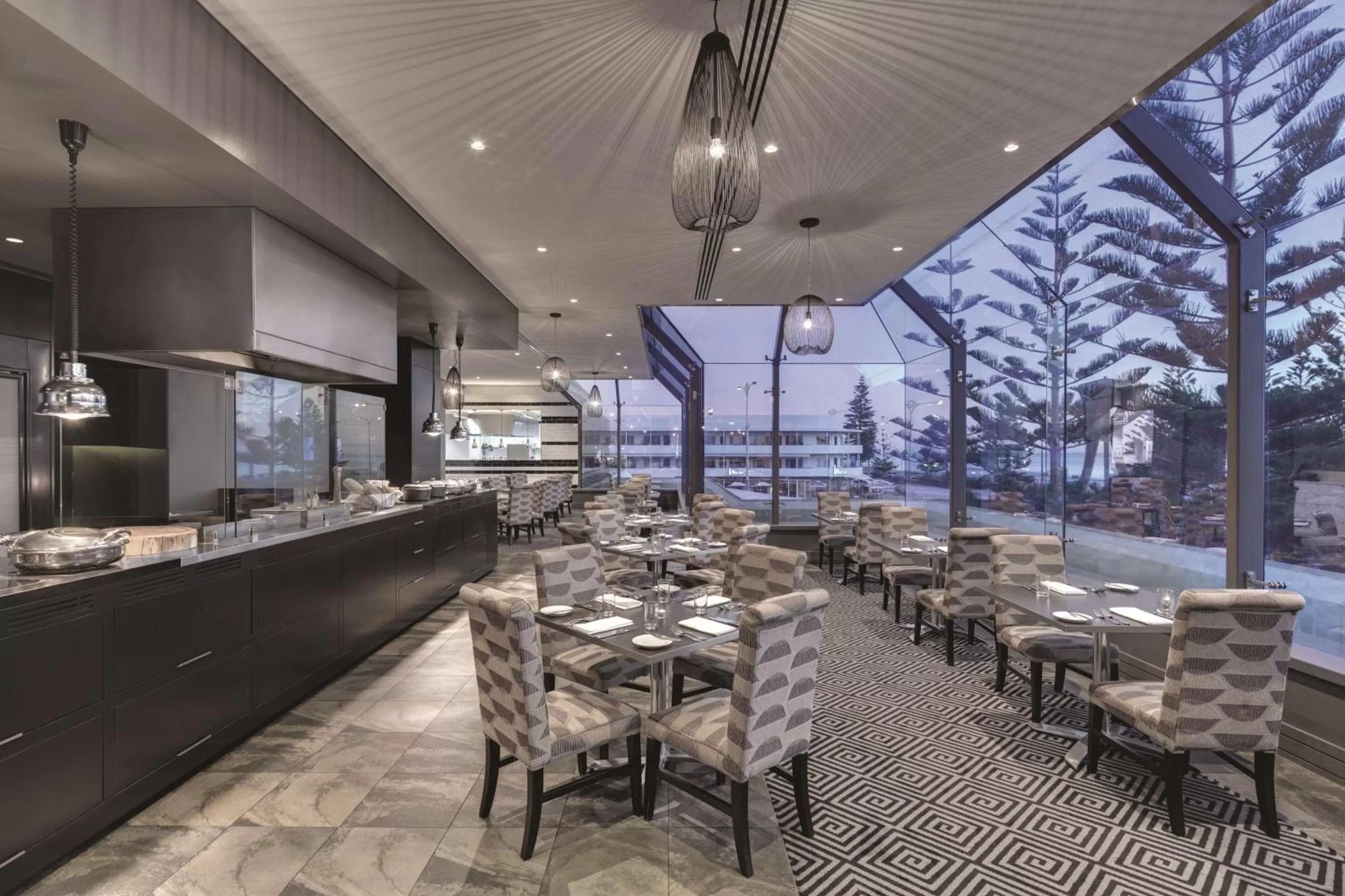 Restaurant/places to eat in Rendezvous Hotel Perth Scarborough