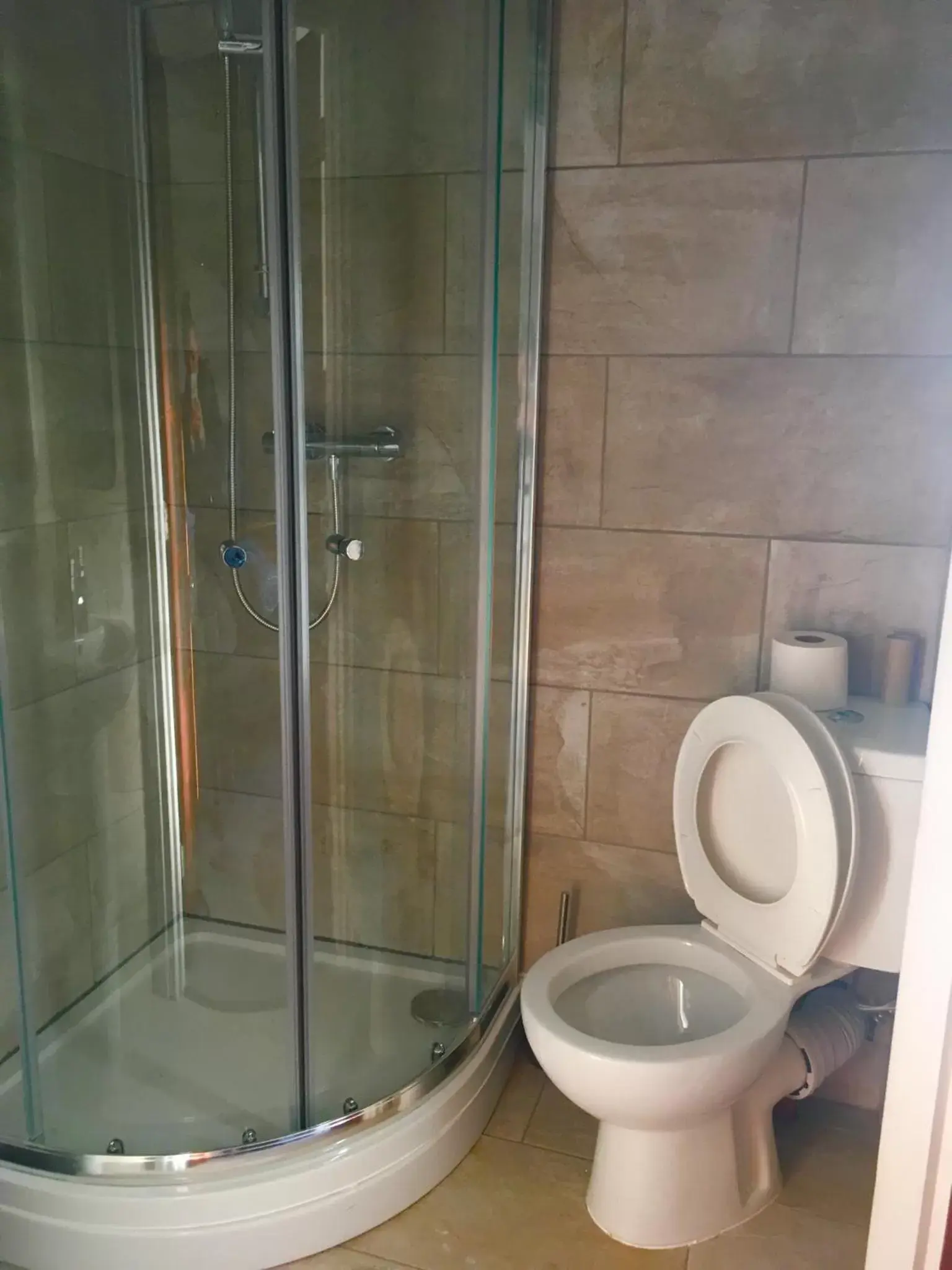 Bathroom in Brass Castle Country House Accommodation