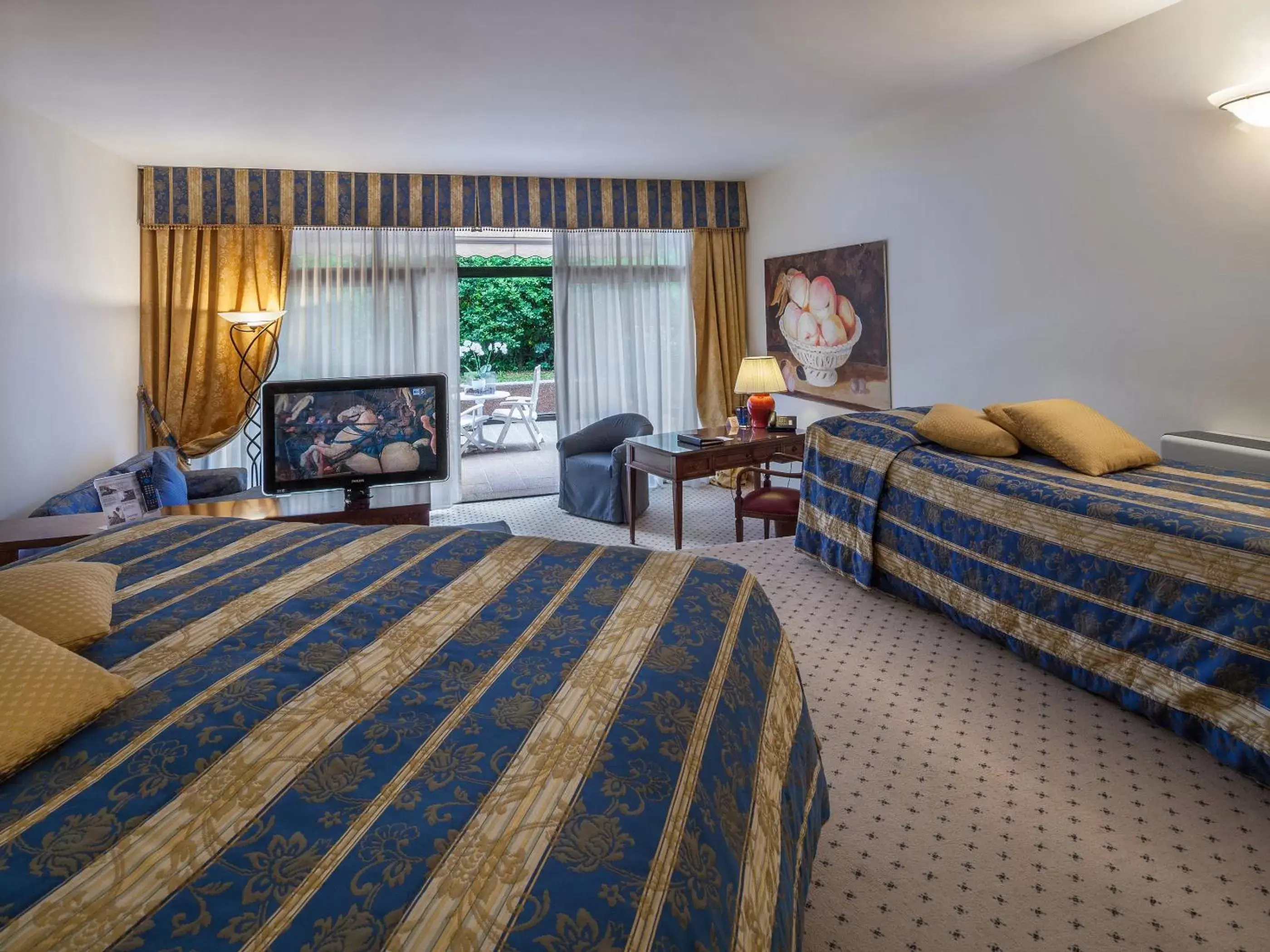 Photo of the whole room, Bed in Park Hotel Principe - Ticino Hotels Group