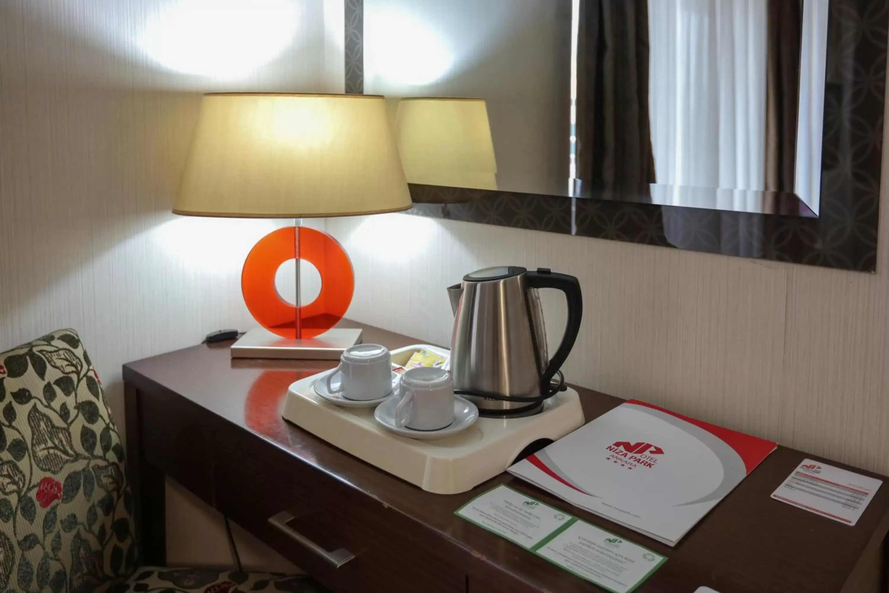 Coffee/tea facilities in Niza Park Hotel