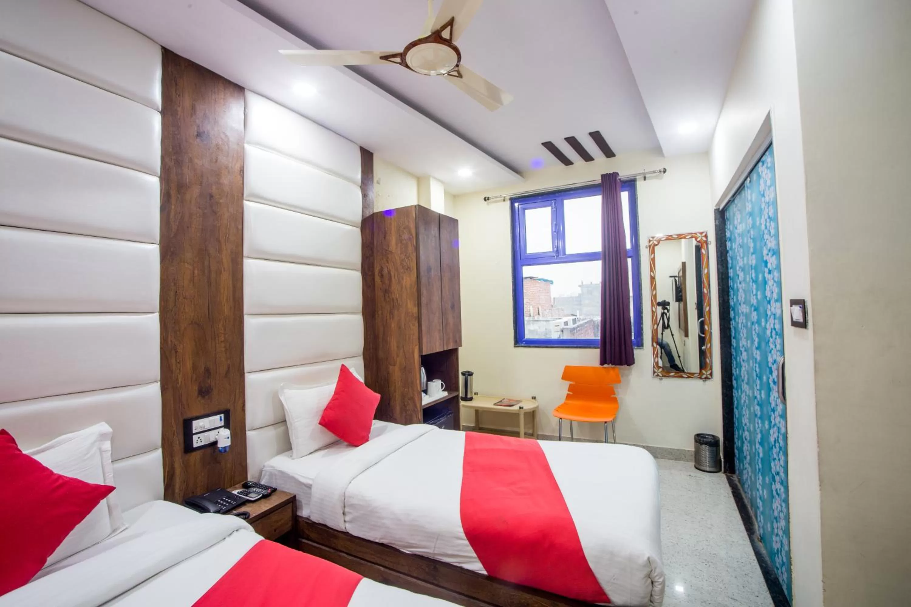 Bedroom, Bed in Hotel Dollar Inn