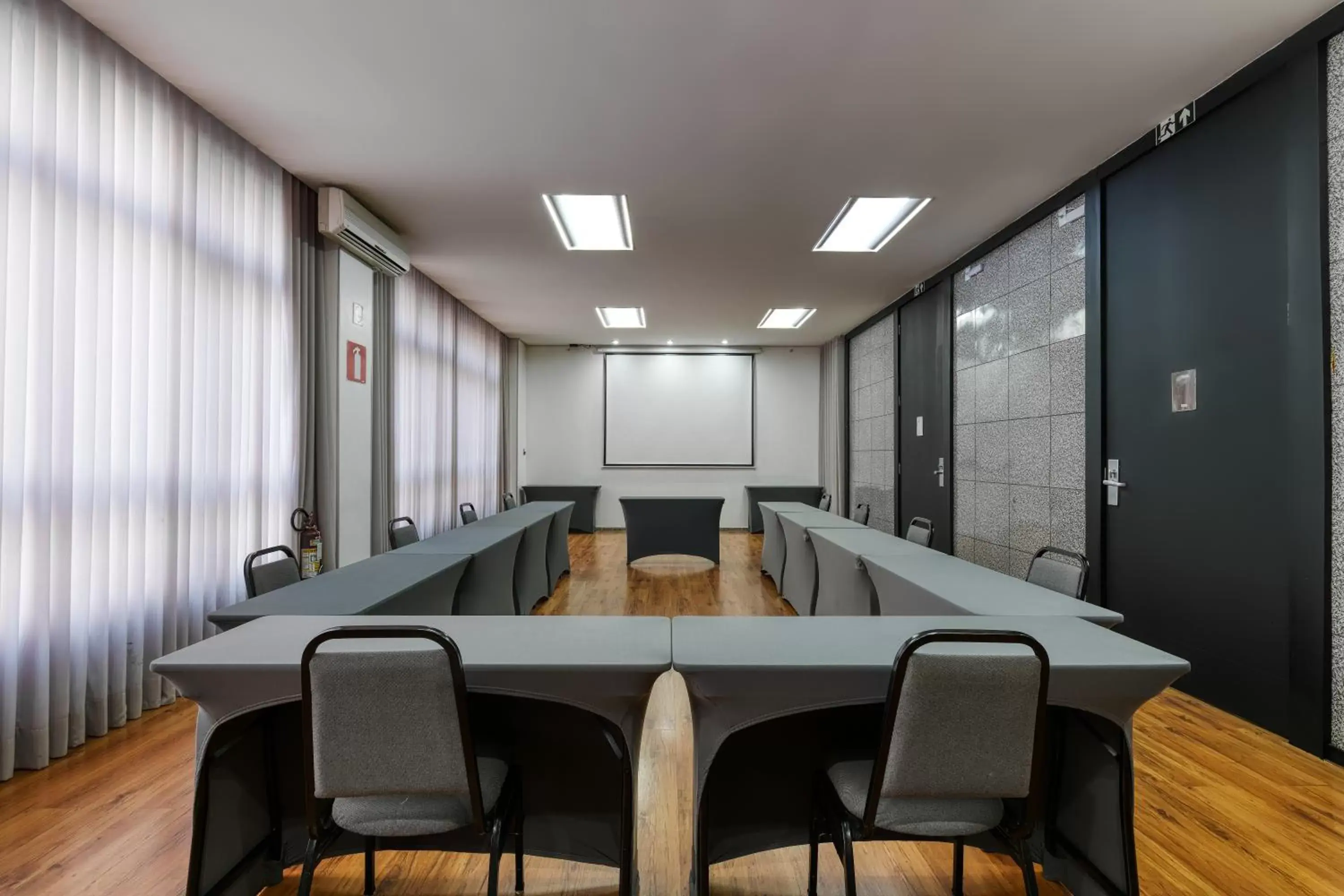 Meeting/conference room in Mercure Belo Horizonte Vila da Serra