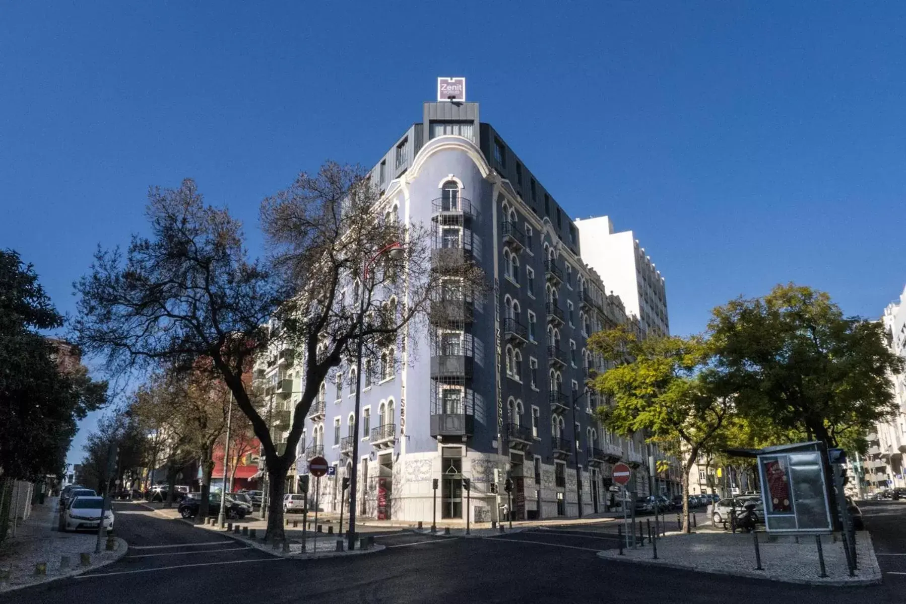 Facade/entrance, Property Building in Zenit Lisboa