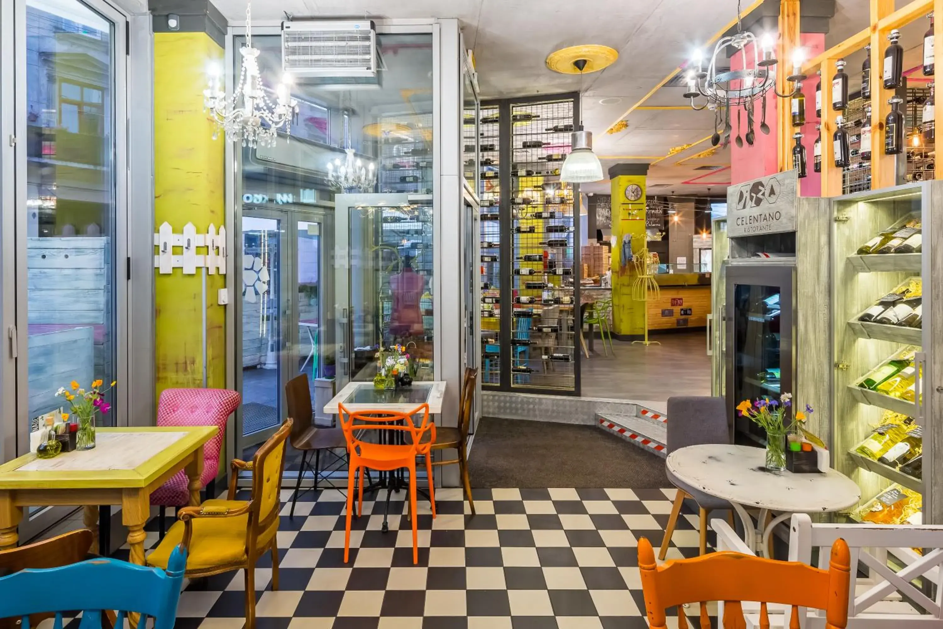 Restaurant/places to eat in Ibis Styles Lviv Center