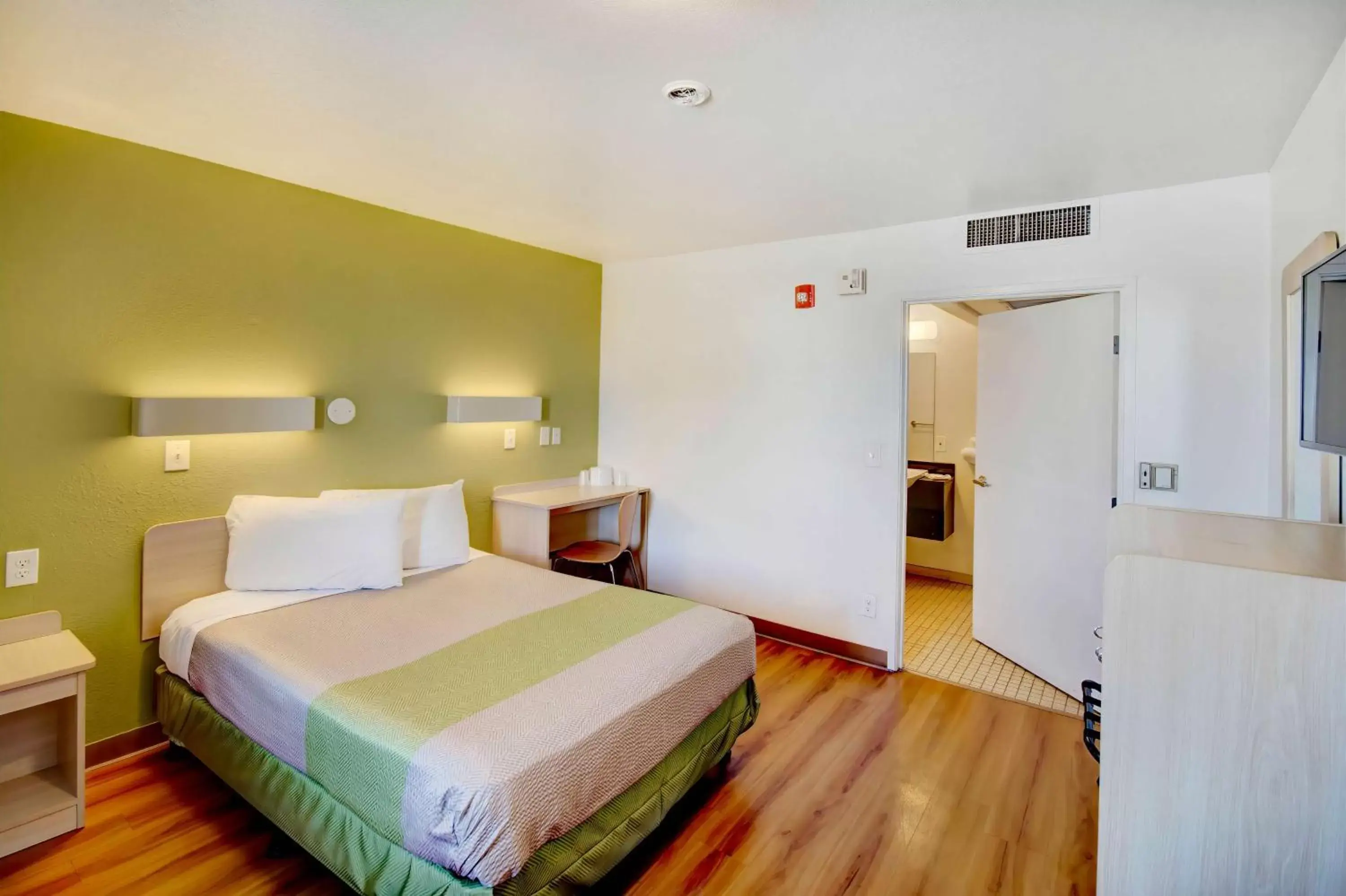 Bedroom in Motel 6-Douglas, AZ