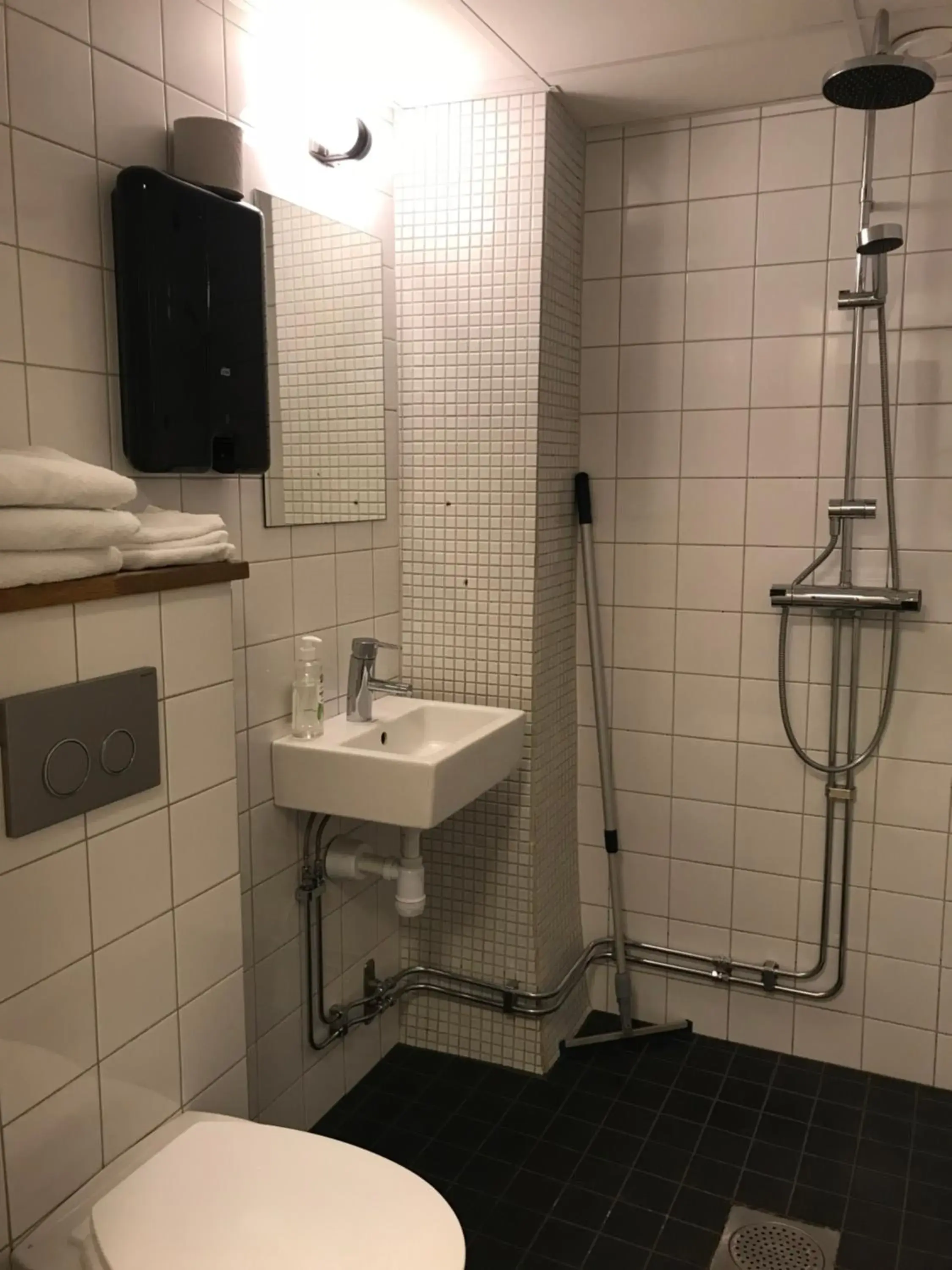Shower, Bathroom in Hostel Dalagatan