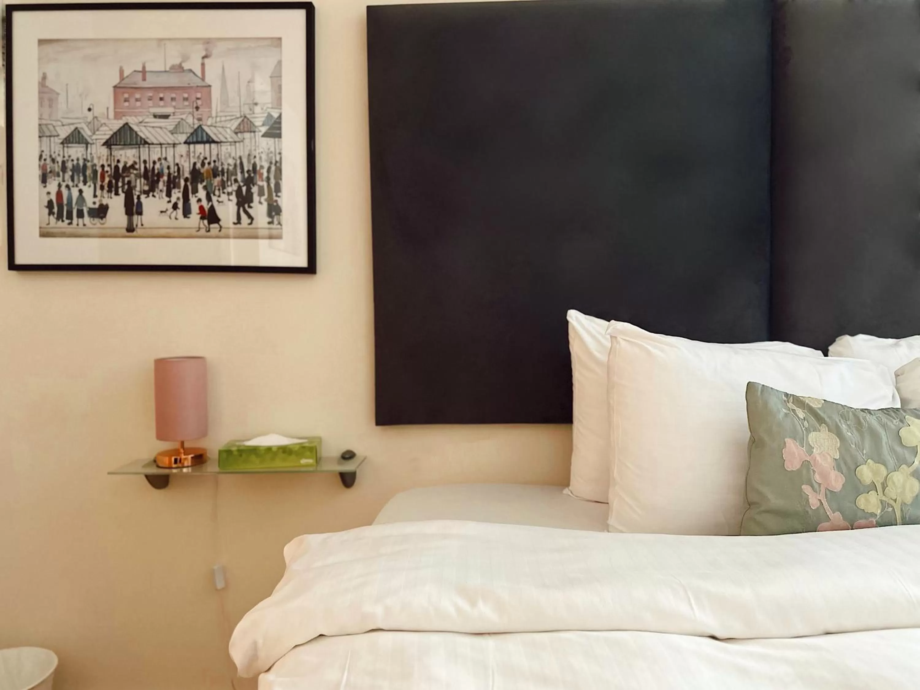 Bed in Canary Wharf - Luxury Apartments