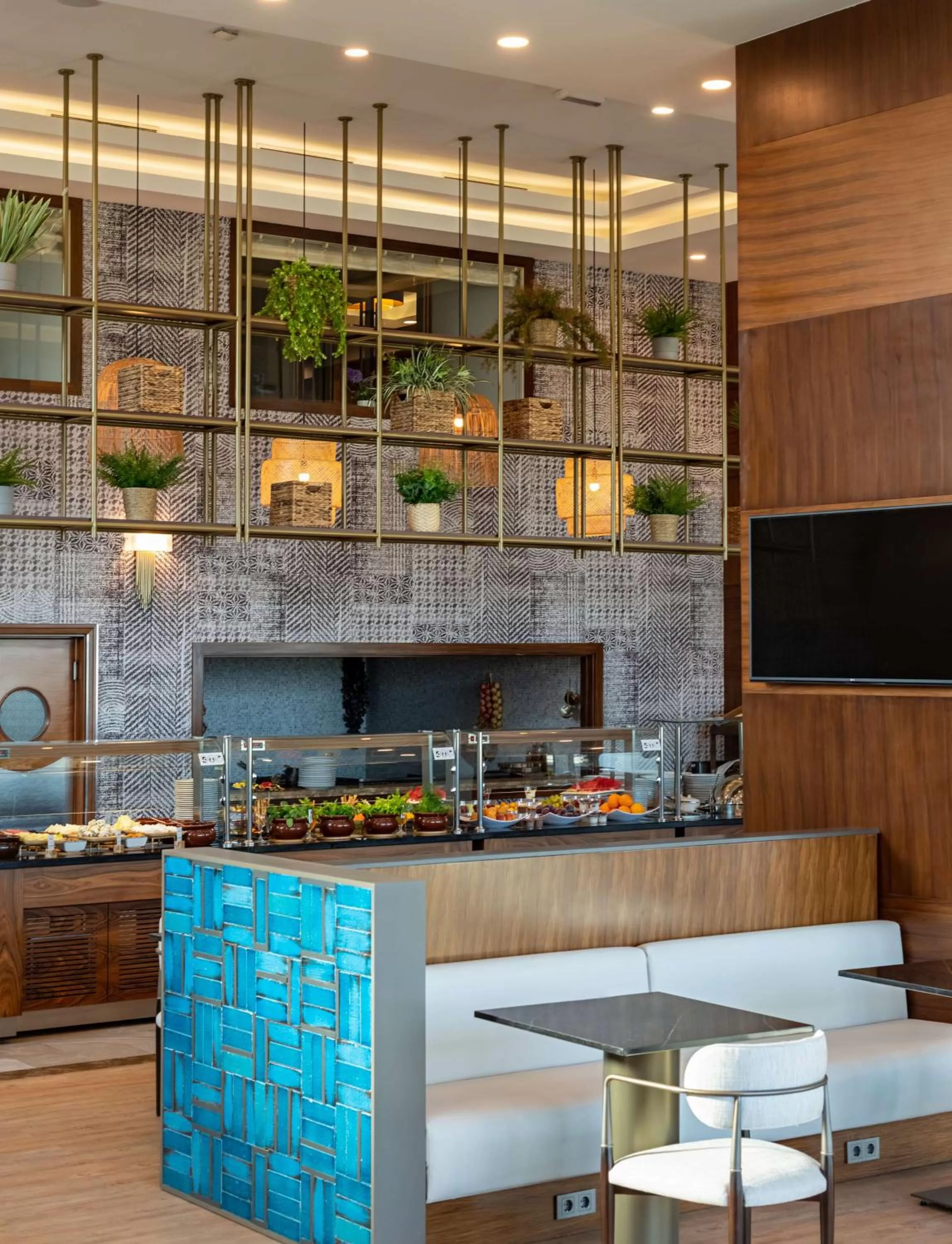 Restaurant/places to eat in Doubletree by Hilton Van