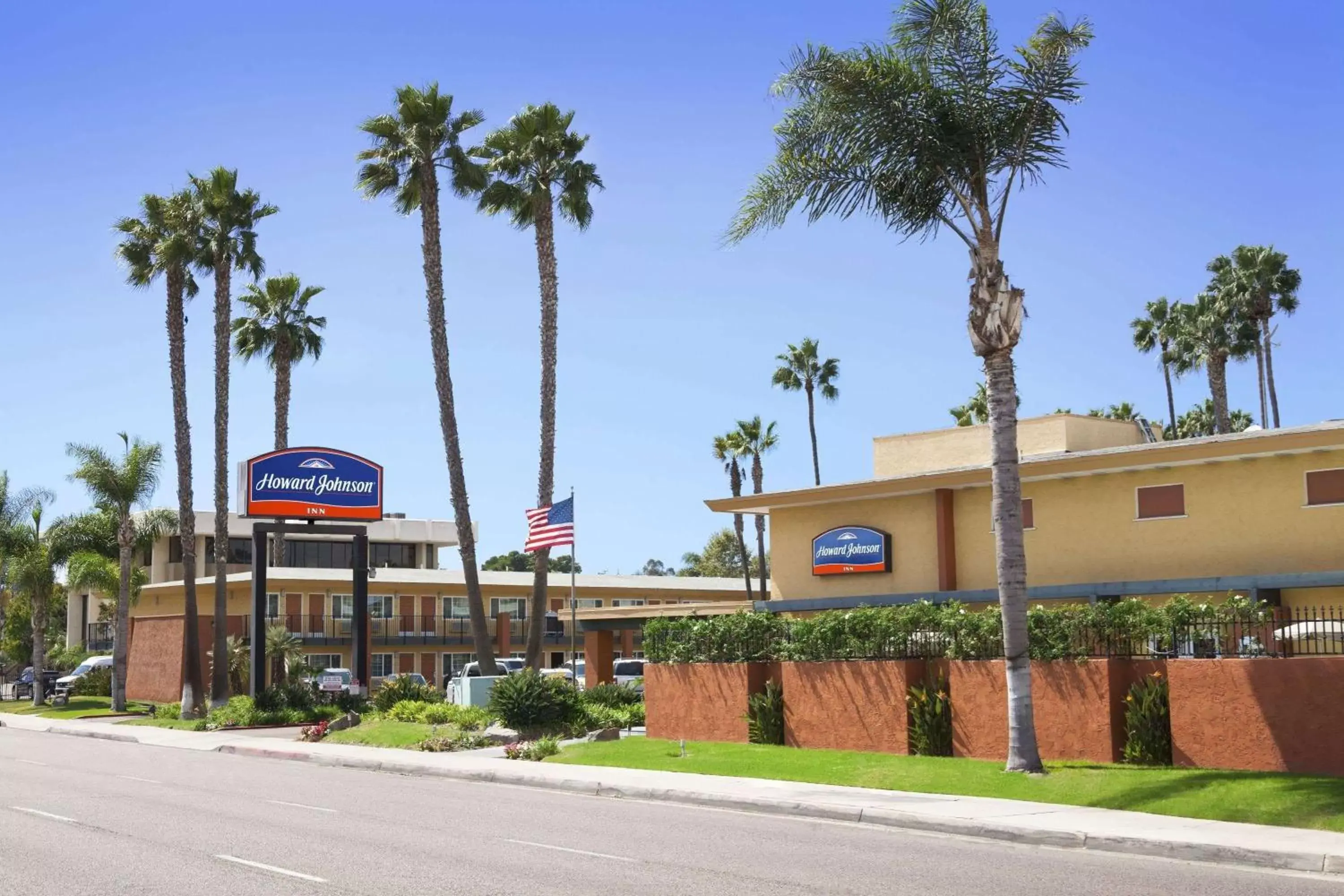 Property building in Howard Johnson by Wyndham San Diego Sea World