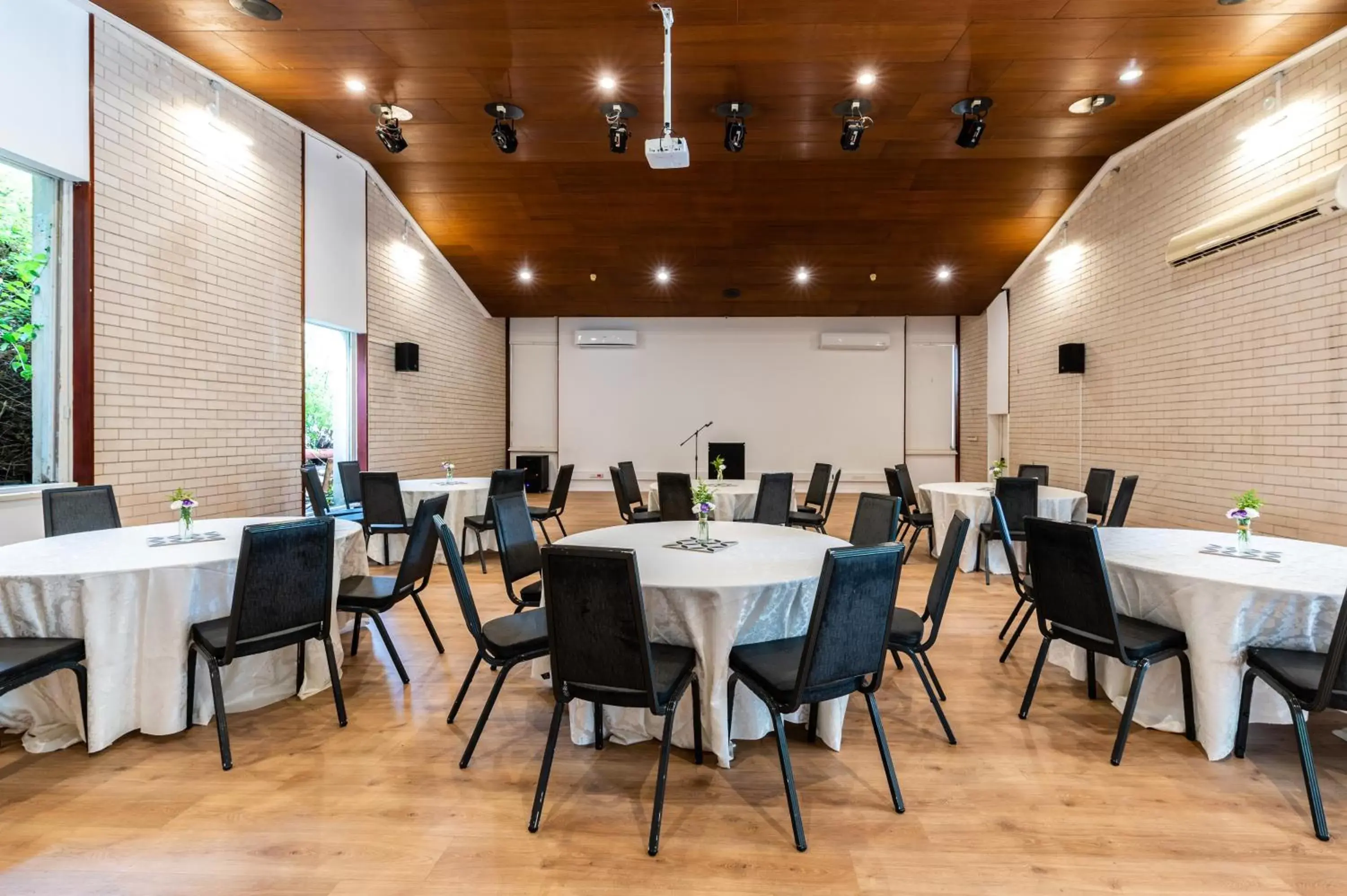 Banquet/Function facilities in Eden Inn