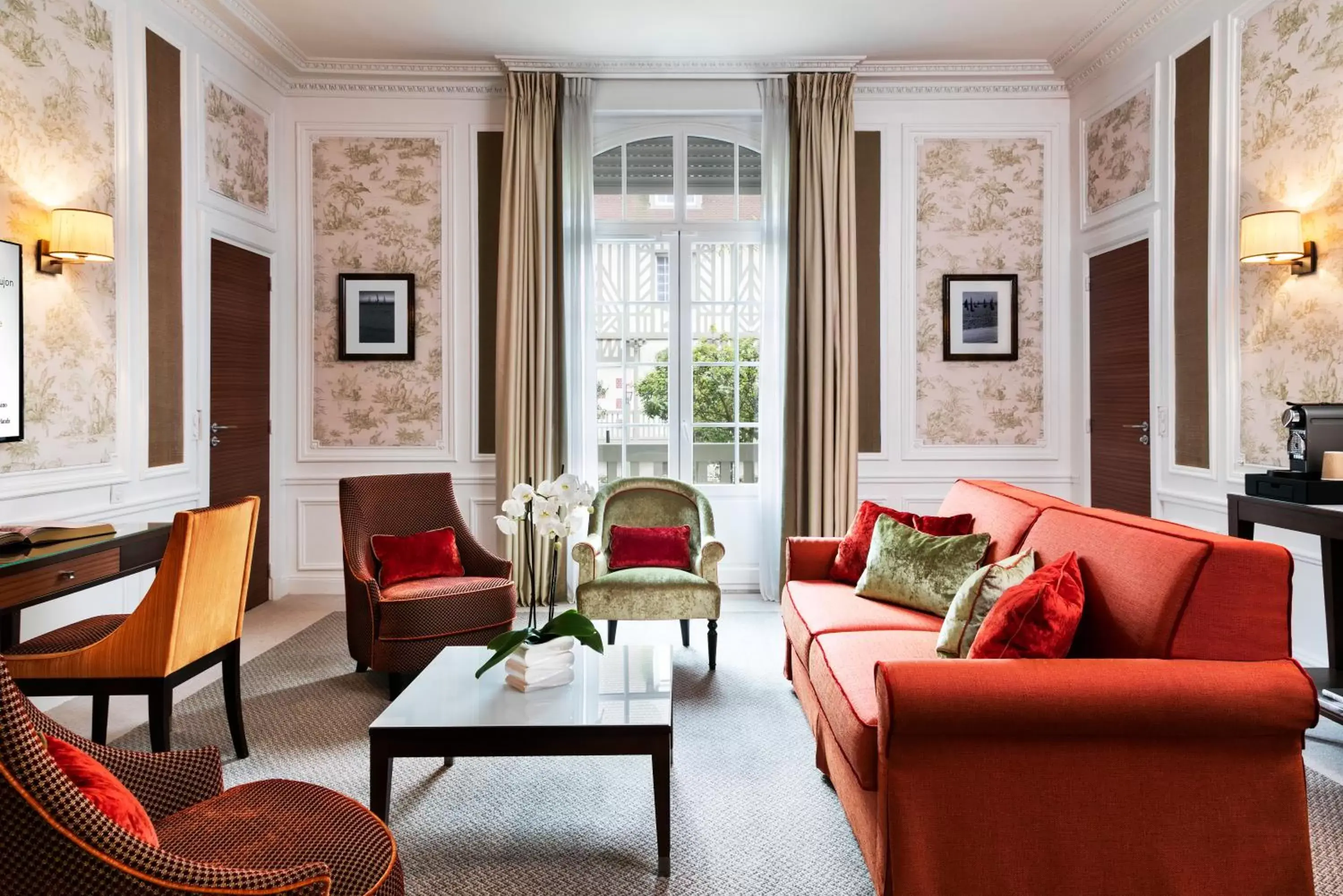 Deluxe Suite in Hôtel Barrière Le Normandy