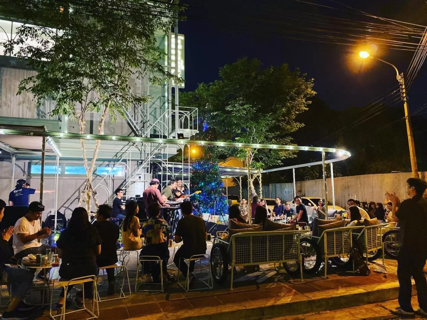 People in Samsen Street Hotel