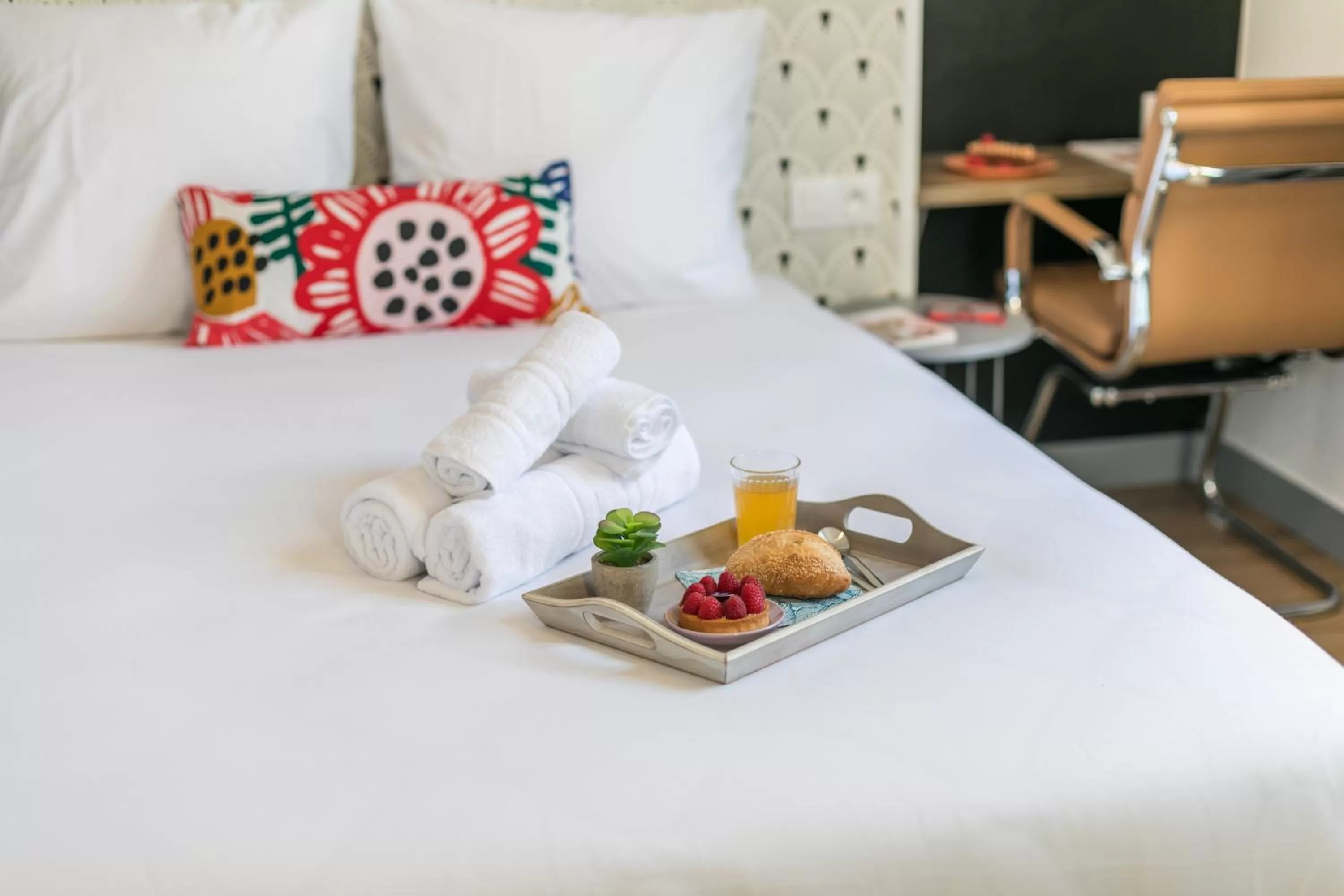 Bed in WS Haussmann - La Fayette