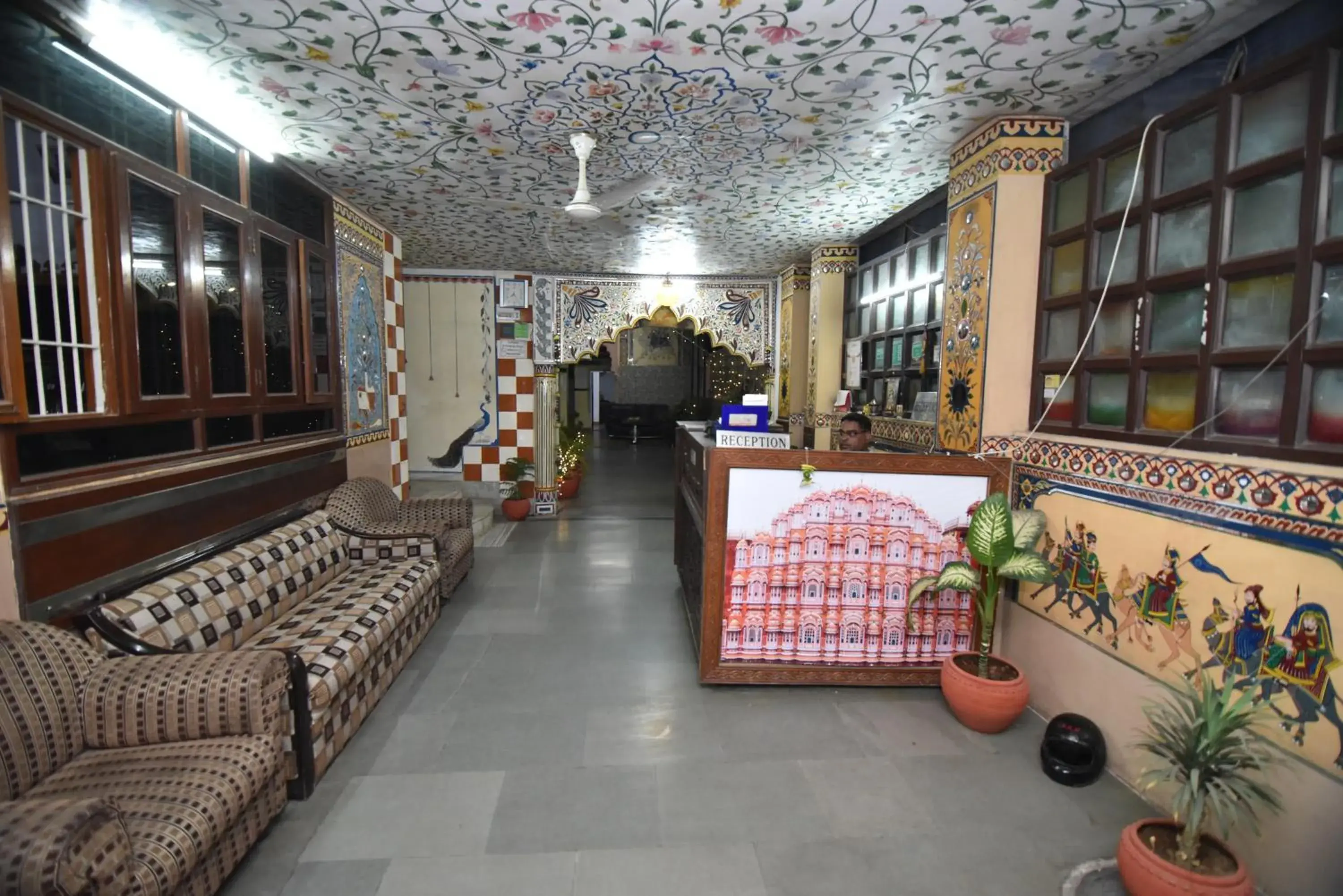 Living room, Lobby/Reception in Hotel Vaishnavi