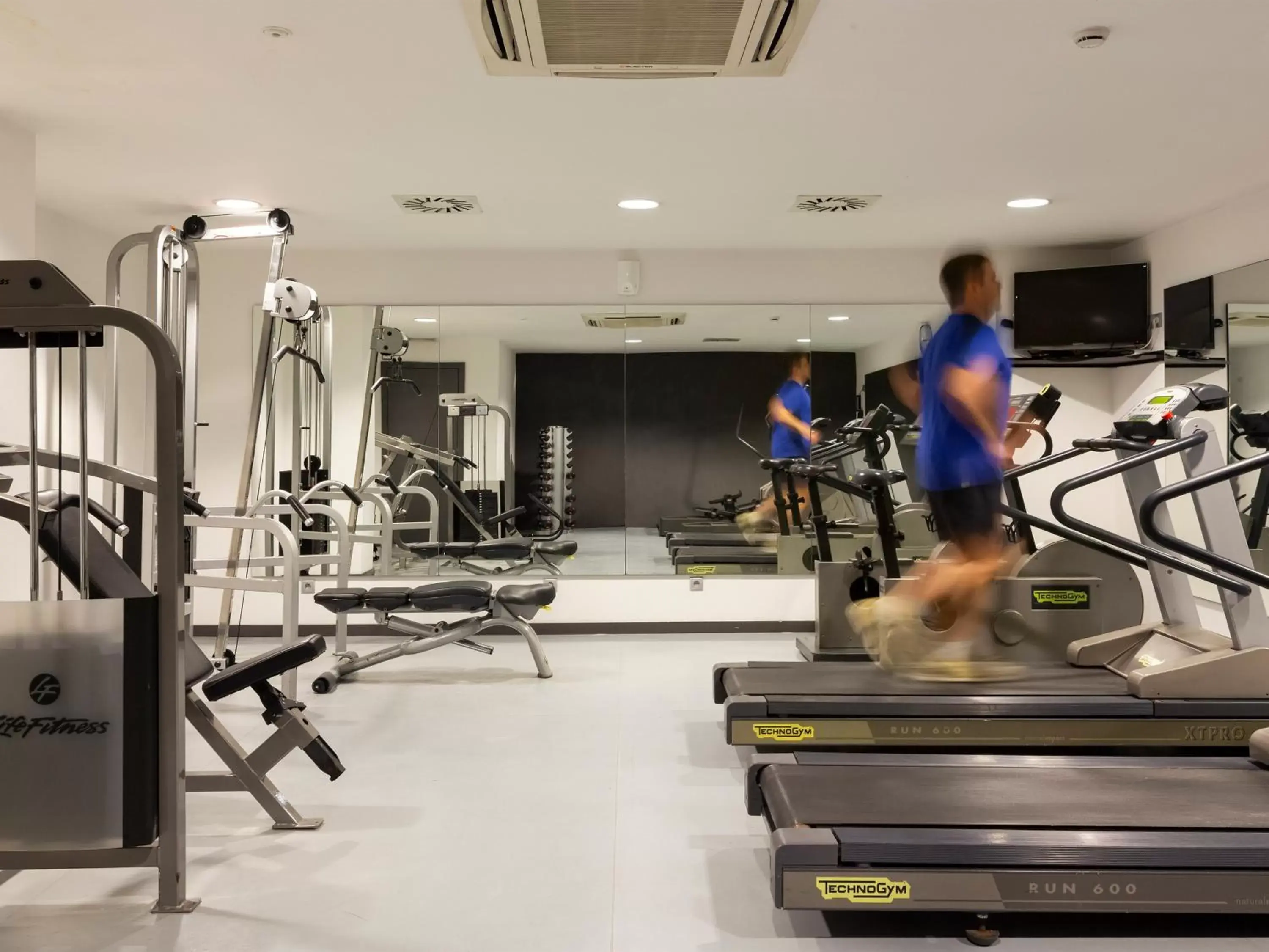 Fitness centre/facilities, Fitness Center/Facilities in Hotel Ramada Brussels Woluwe