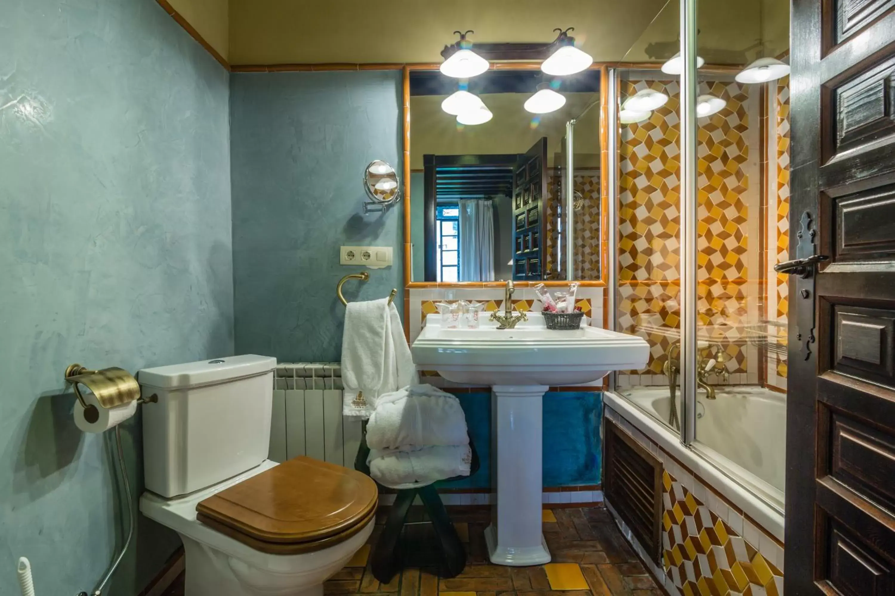 Bathroom in Palacio de Mariana Pineda