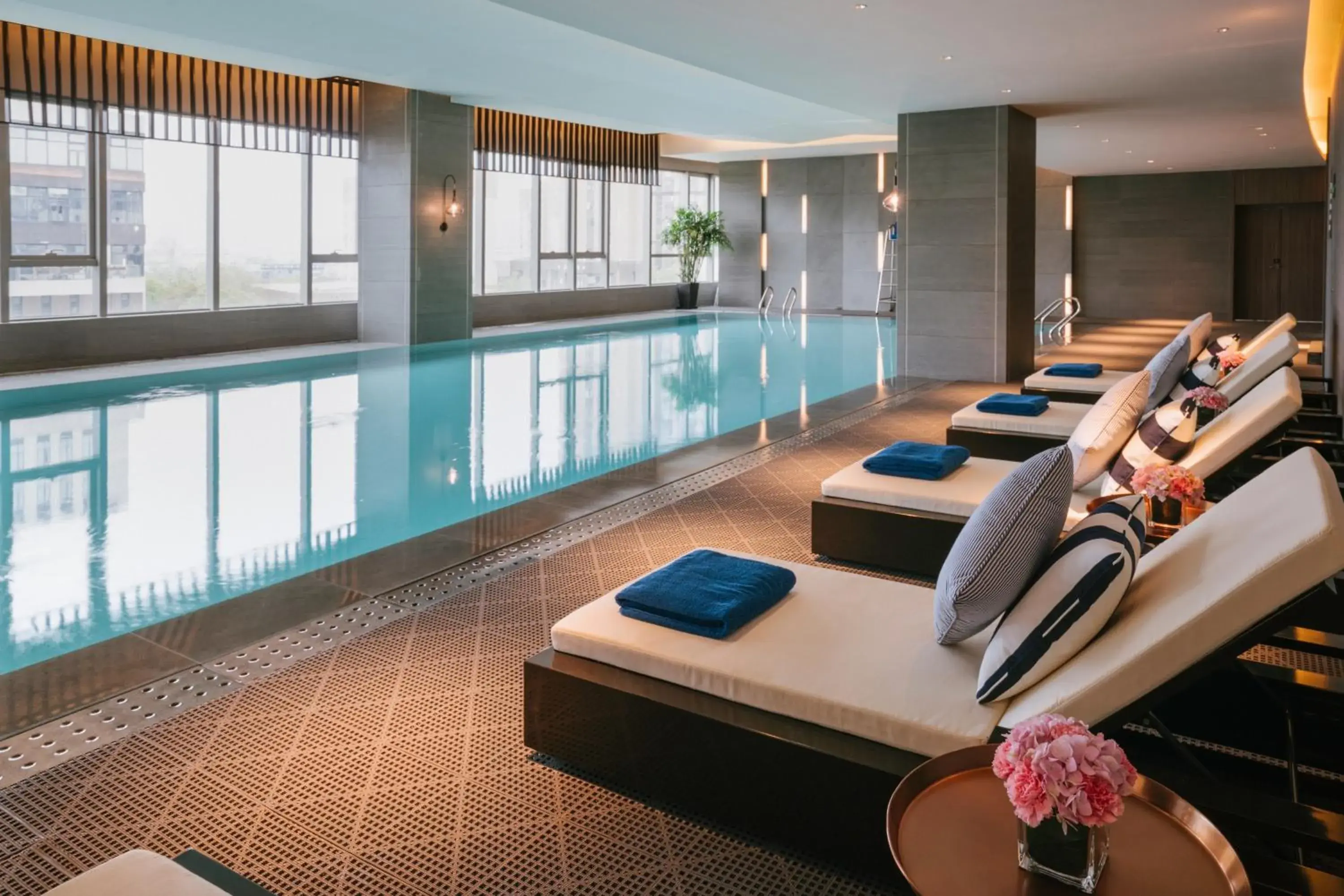 Swimming pool in Pullman Shanghai Qingpu Excellence Swimming pool in Pullman Shanghai Qingpu Excellence