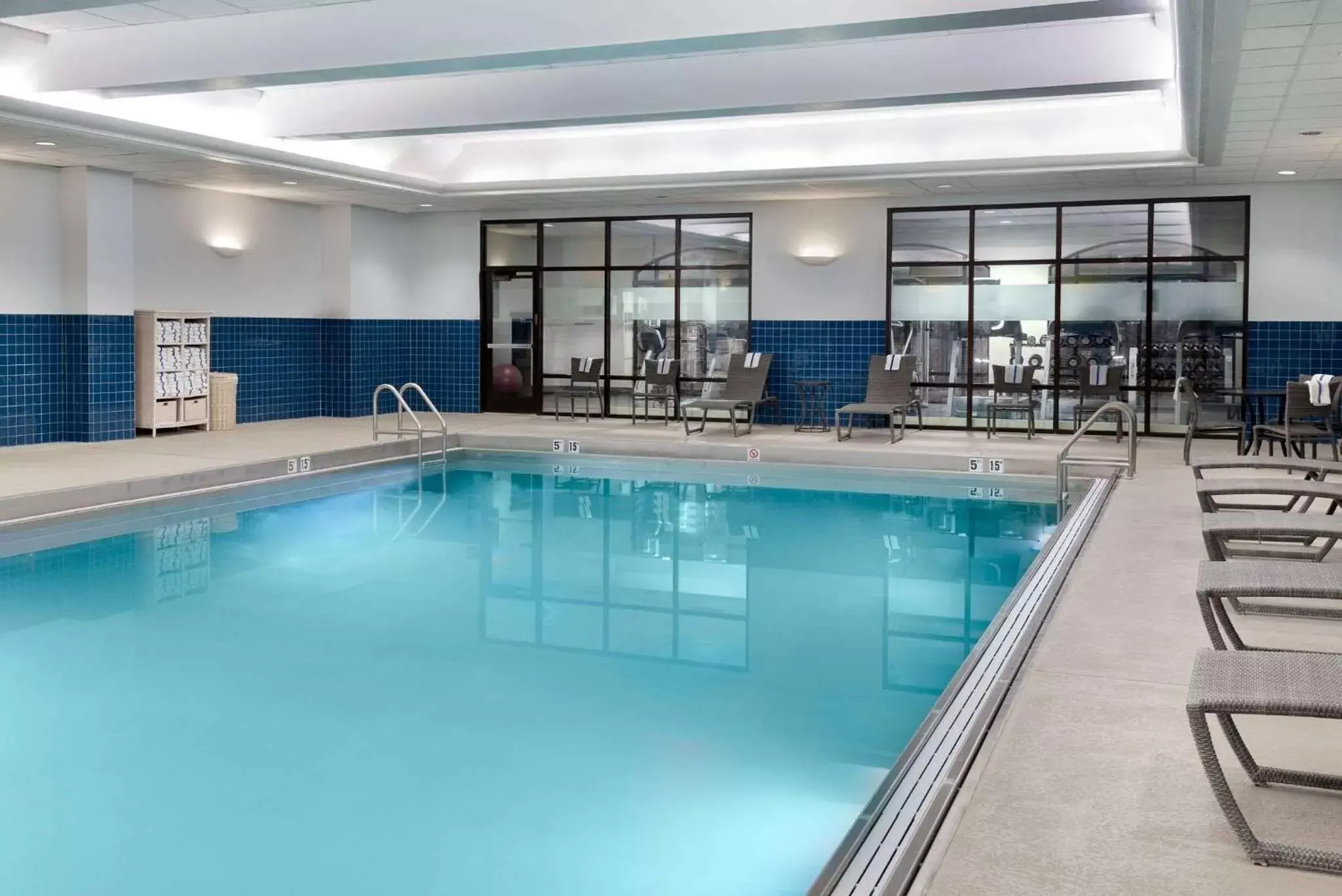 Pool view, Swimming Pool in Hampton Inn & Suites Country Club Plaza