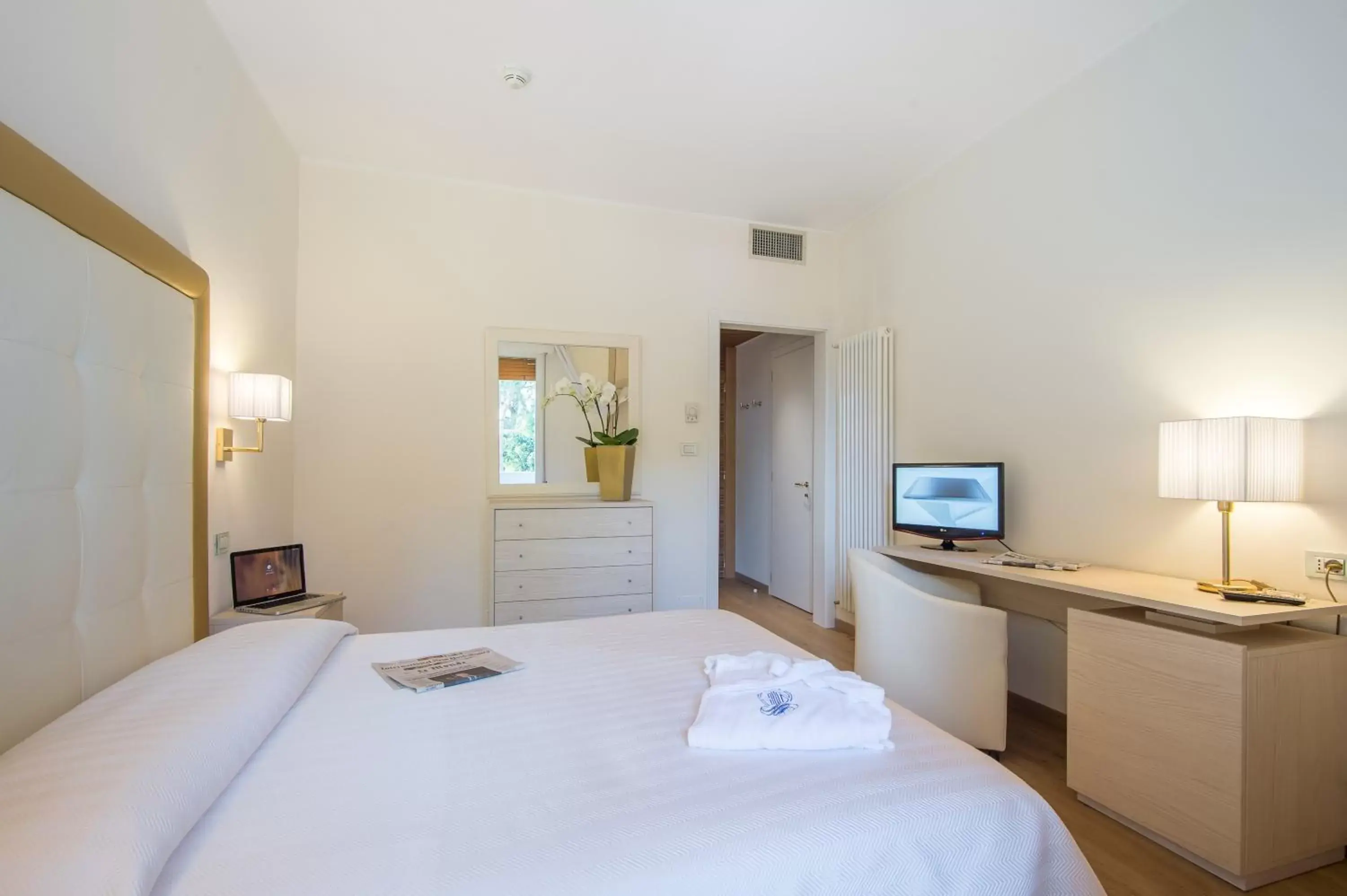 Double Room in Hotel Terme Delle Nazioni Double Room in Hotel Terme Delle Nazioni