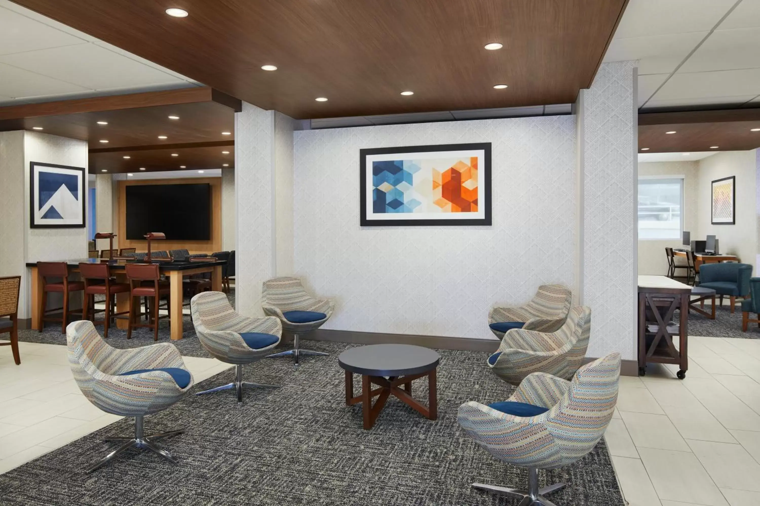 Property building in Holiday Inn Express Richmond - Midtown by IHG Property building in Holiday Inn Express Richmond - Midtown by IHG