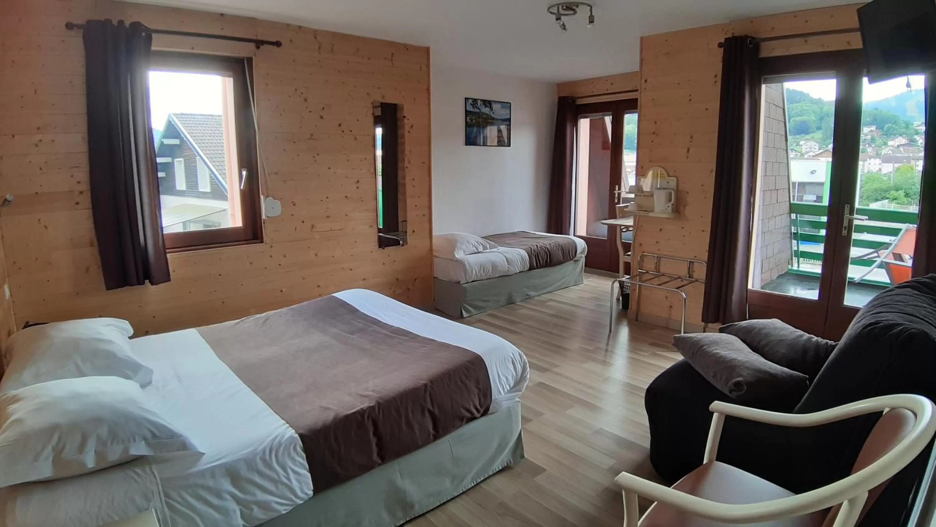 Coffee/tea facilities, Bed in Hotel De La Route Verte