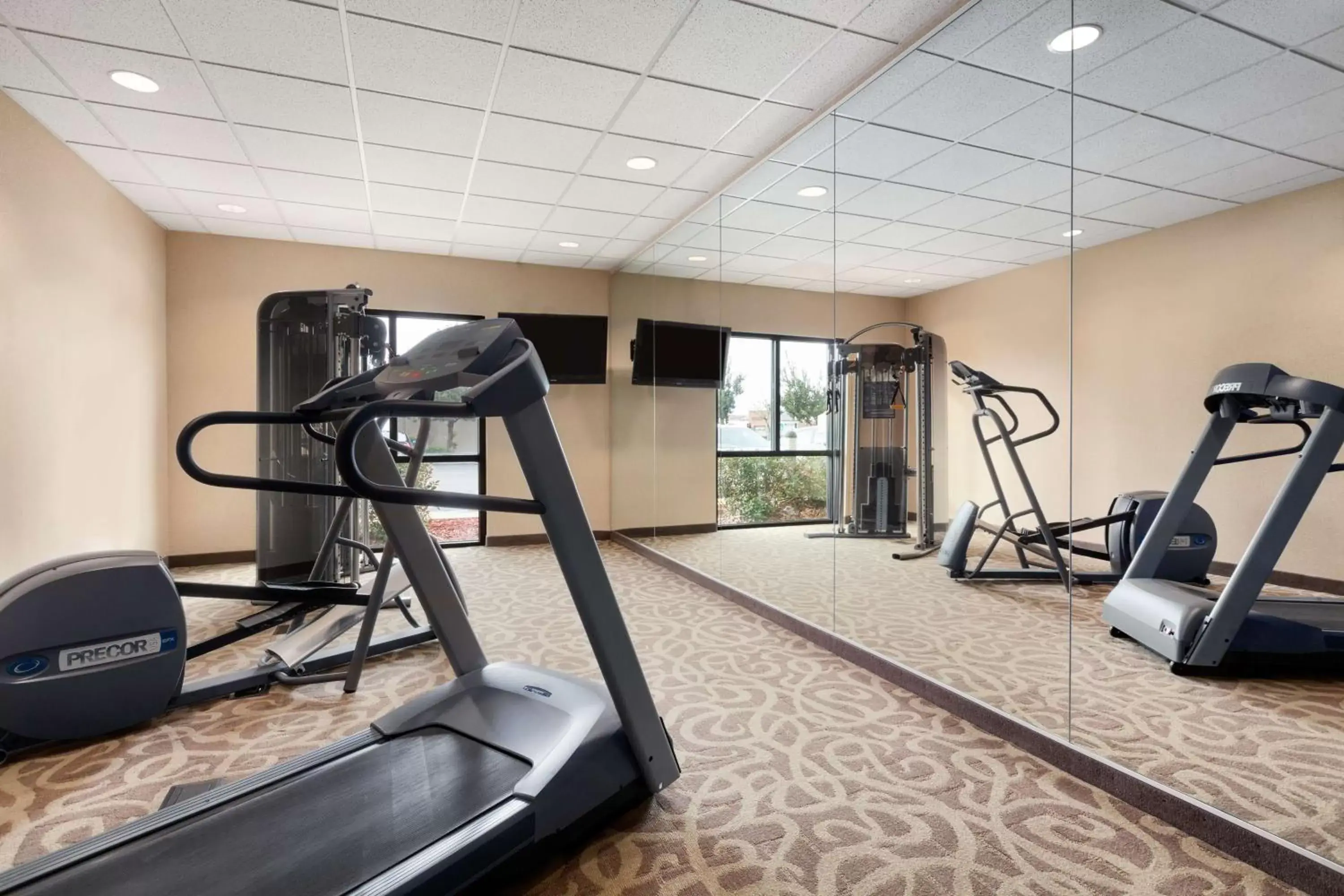 Activities, Fitness Center/Facilities in Country Inn & Suites by Radisson, Dixon, CA - UC Davis Area