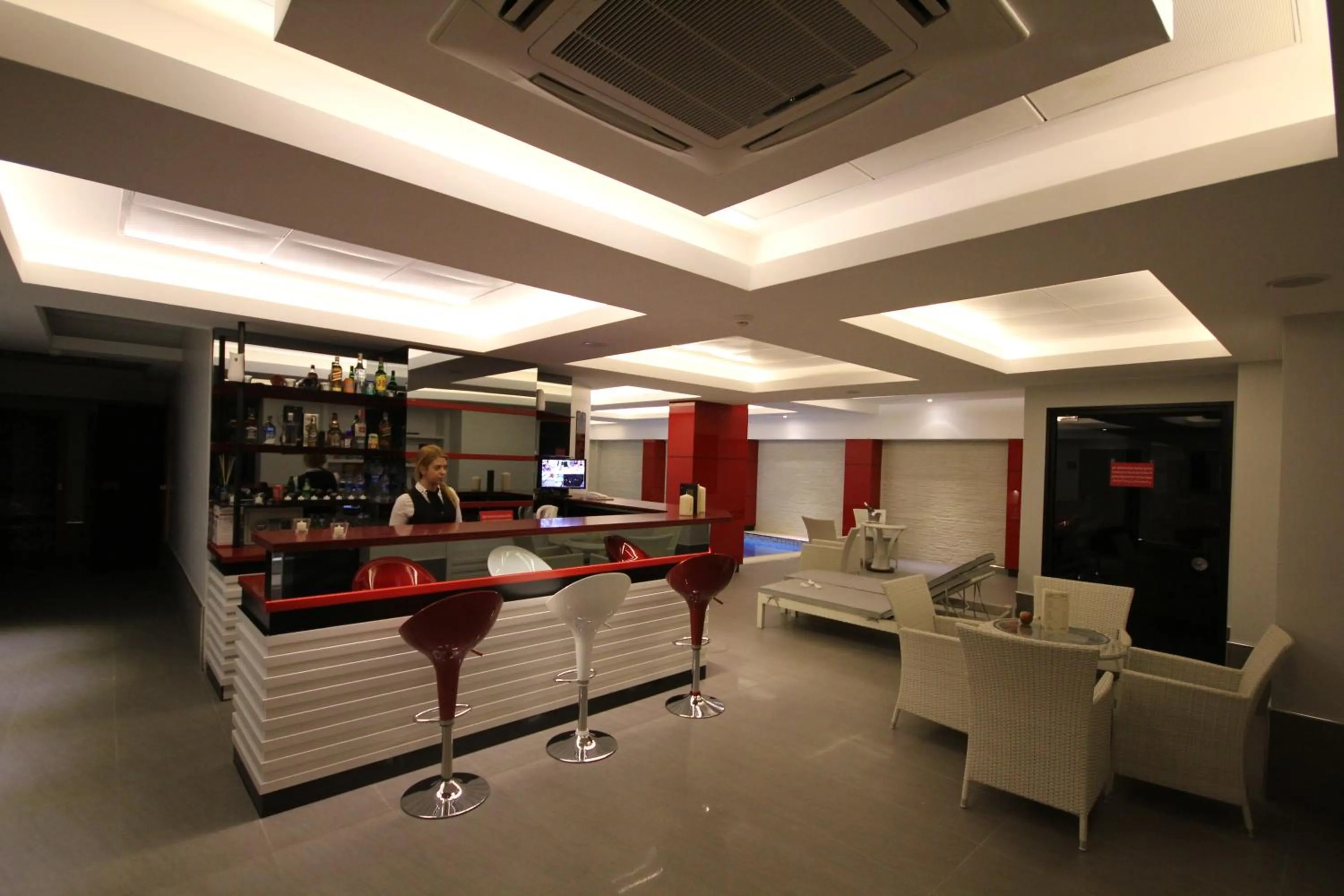 Lounge or bar in Grand Washington Hotel