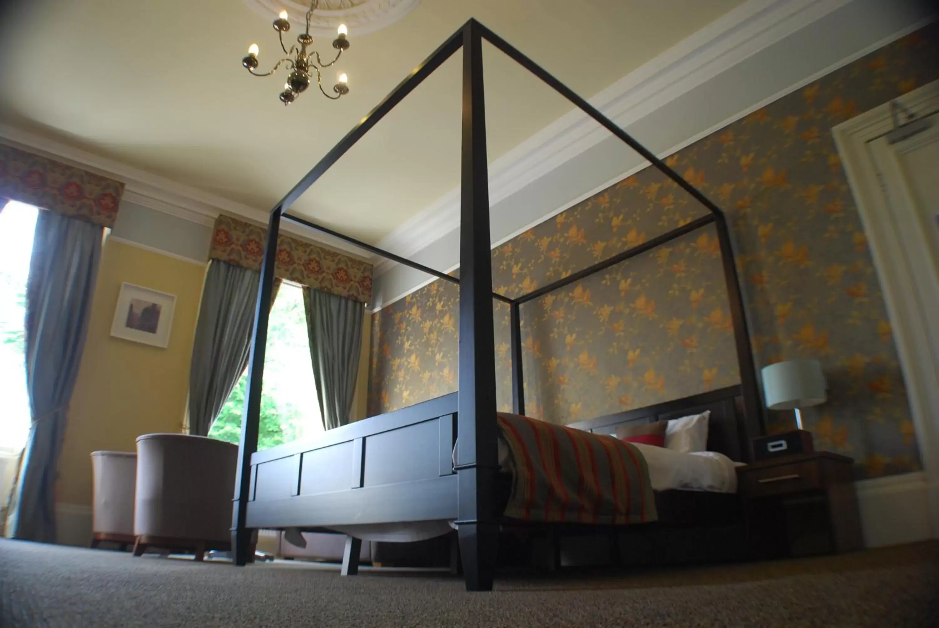 Bed in The Salisbury Hotel