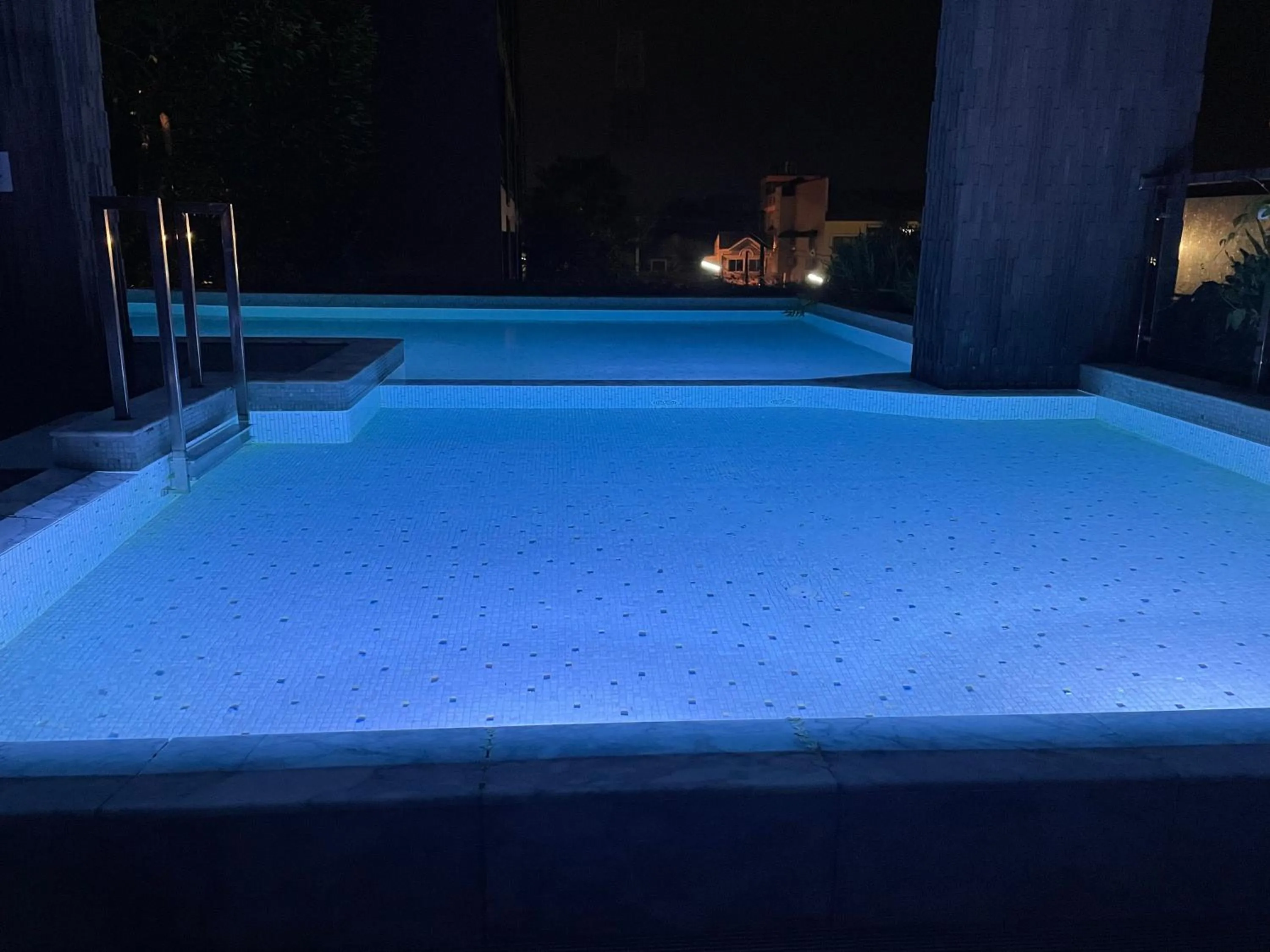 Swimming pool in Tonaoi Grand Hotel