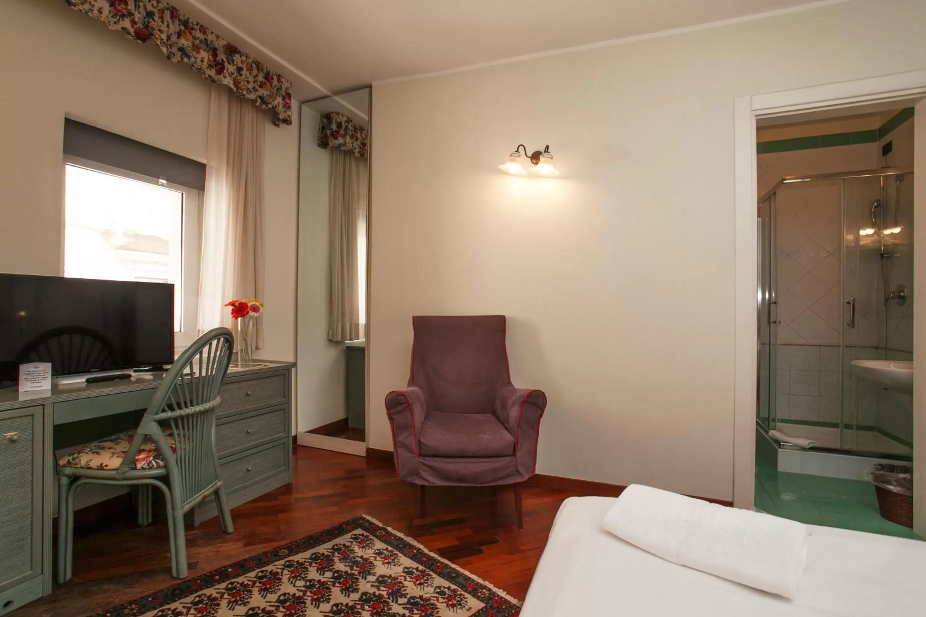 Bedroom, Seating Area in Zodiacus Residence