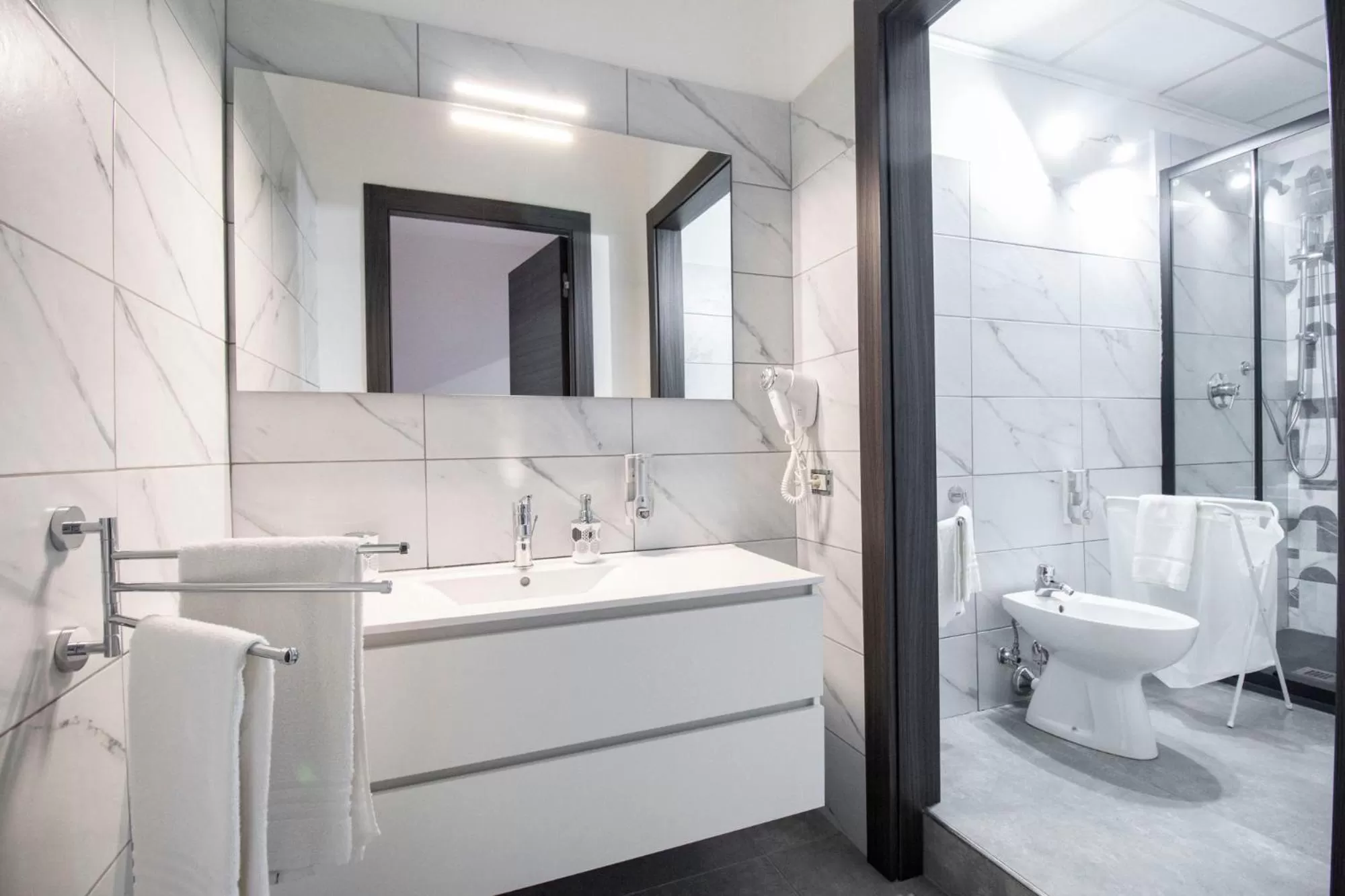 Royal Playa Suite and Apartament -private parking- self chek out