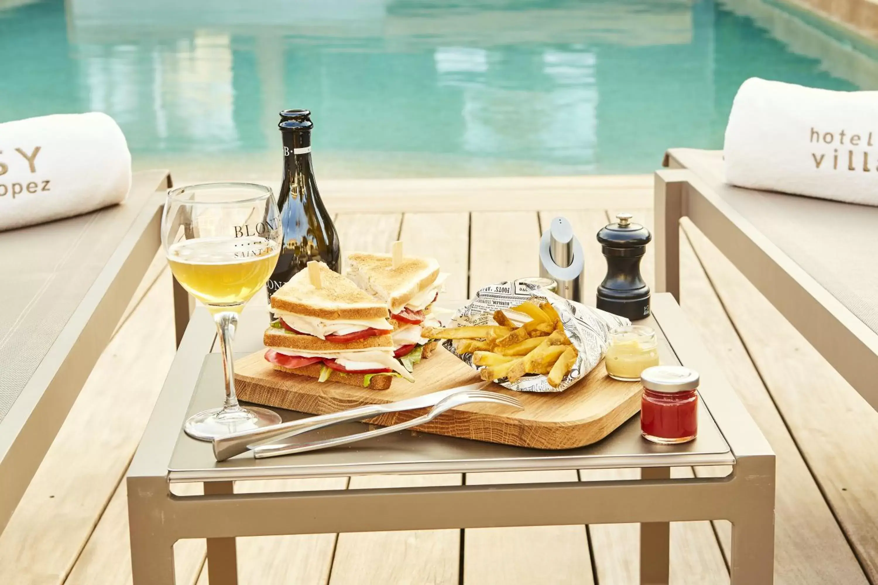 Food and drinks in Villa Cosy, hotel & spa