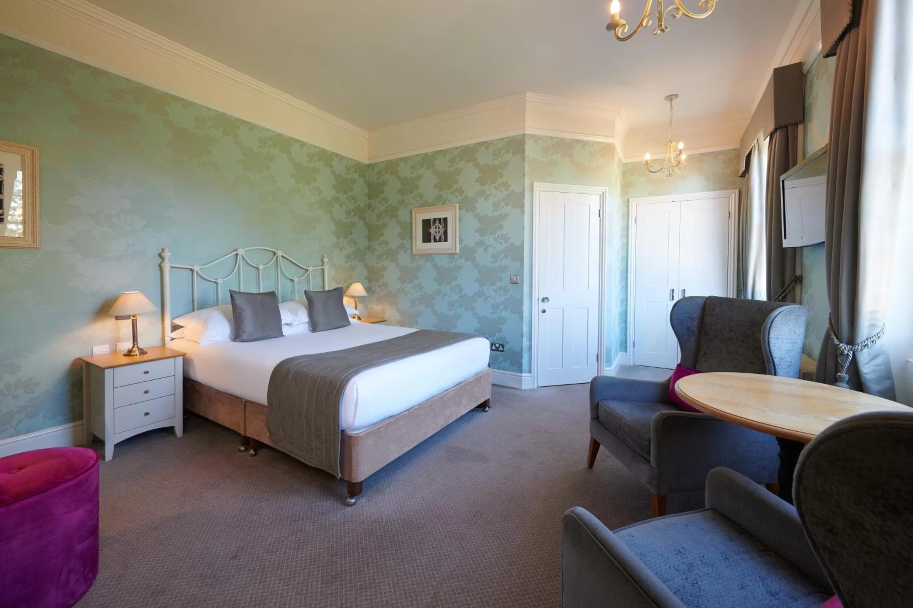 Bed in Park Farm Hotel