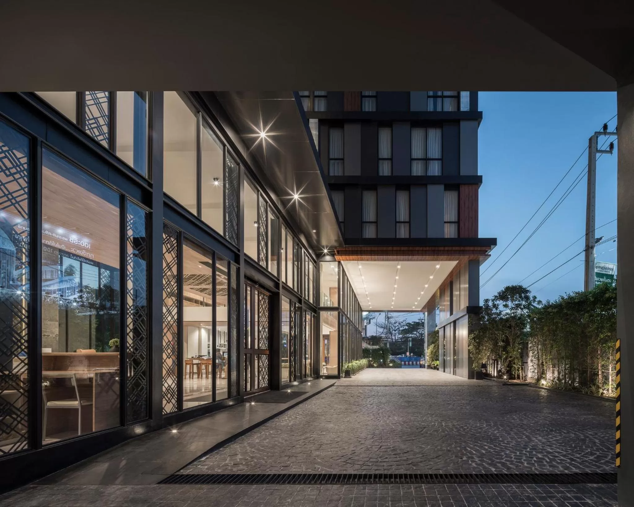 Facade/entrance in Zayn Hotel Bangkok - Airport Link Access