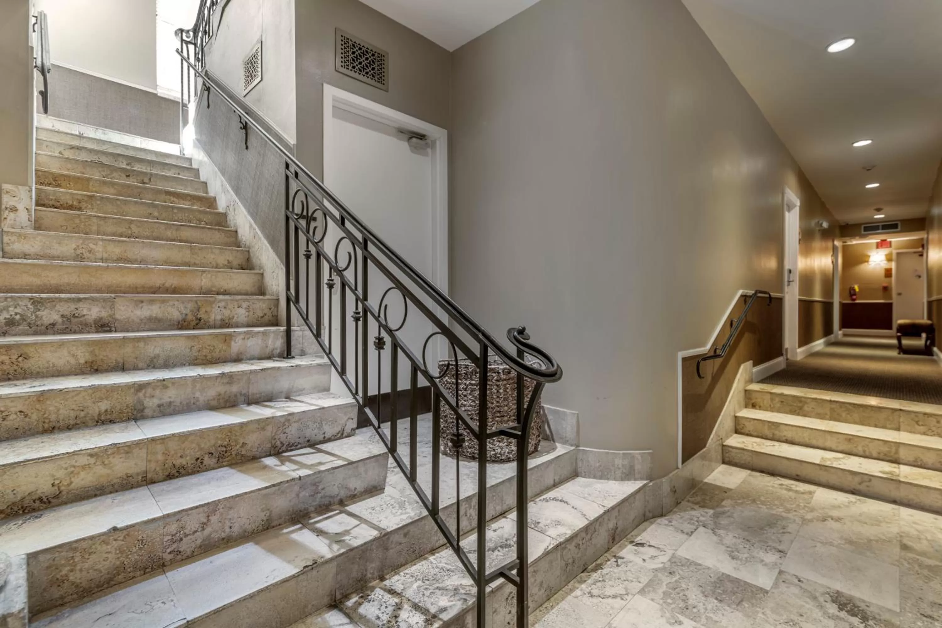 Lobby or reception in Hotel Impala by LuxUrban