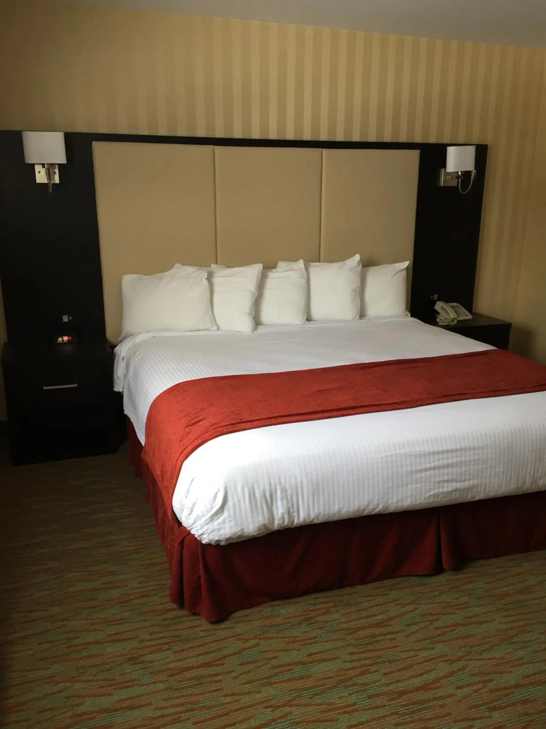 Bed in Sinbads Hotel & Suites