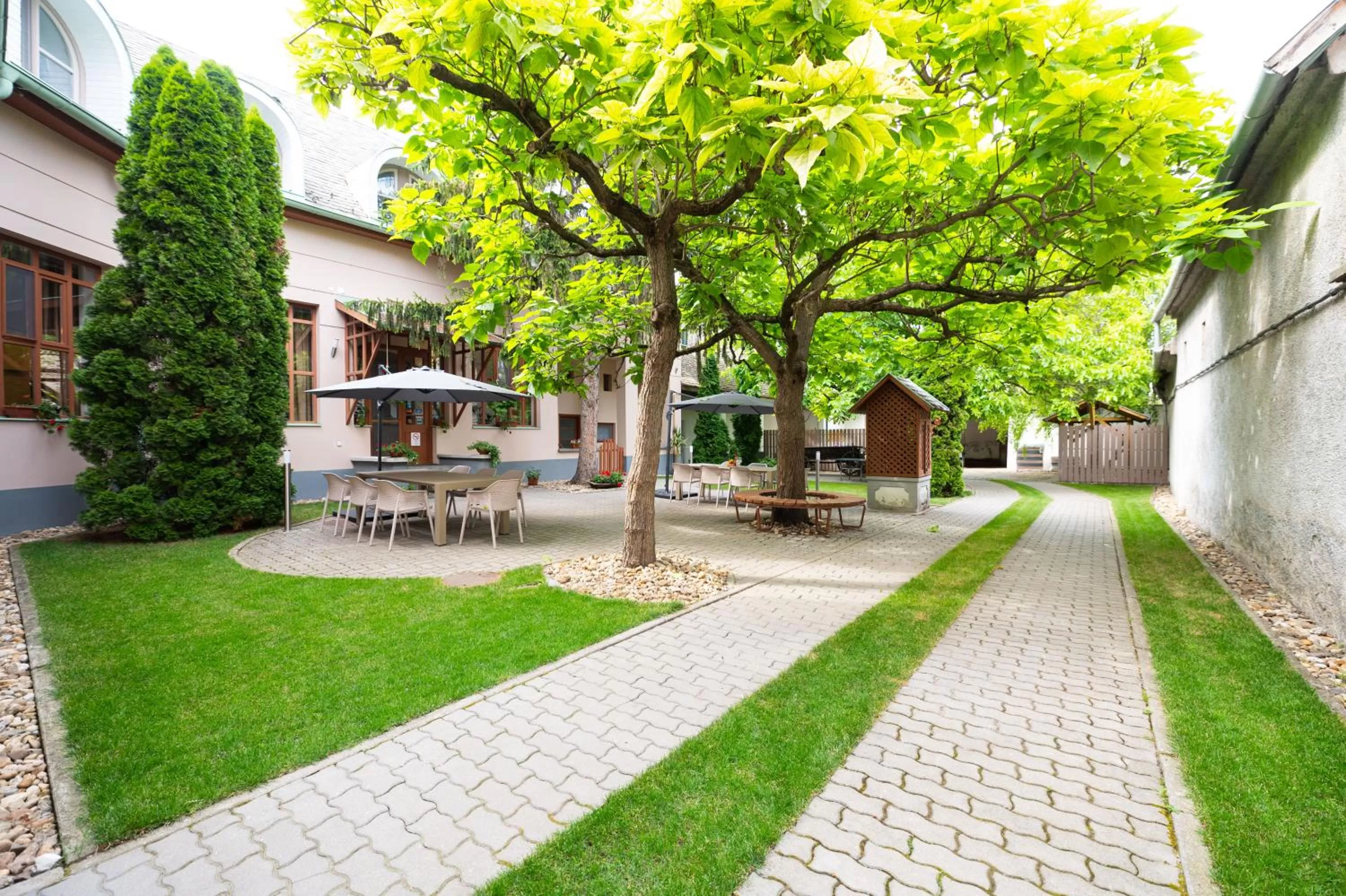 Garden in Knáb Panzió