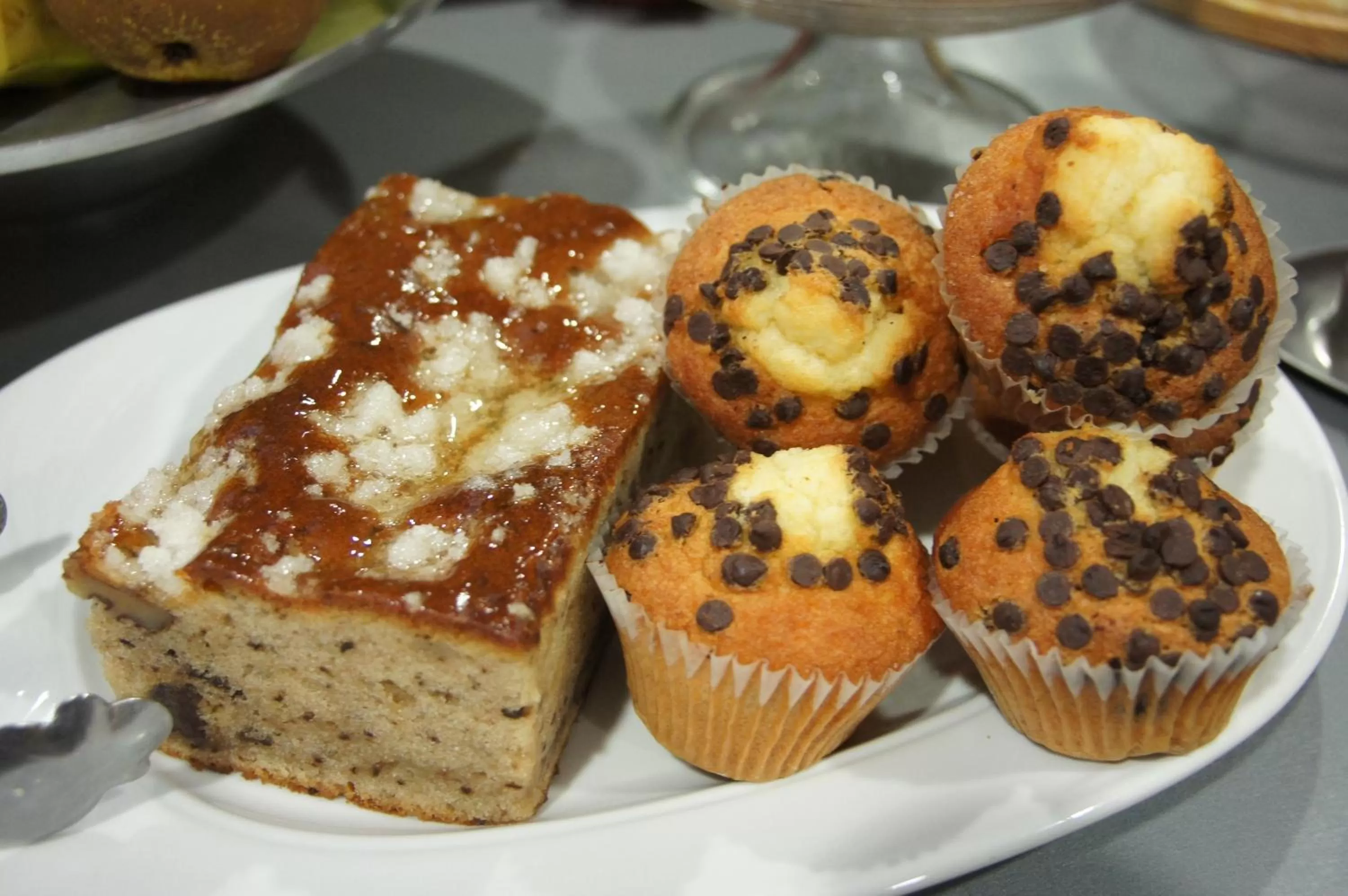 Restaurant/places to eat in Hotel MR