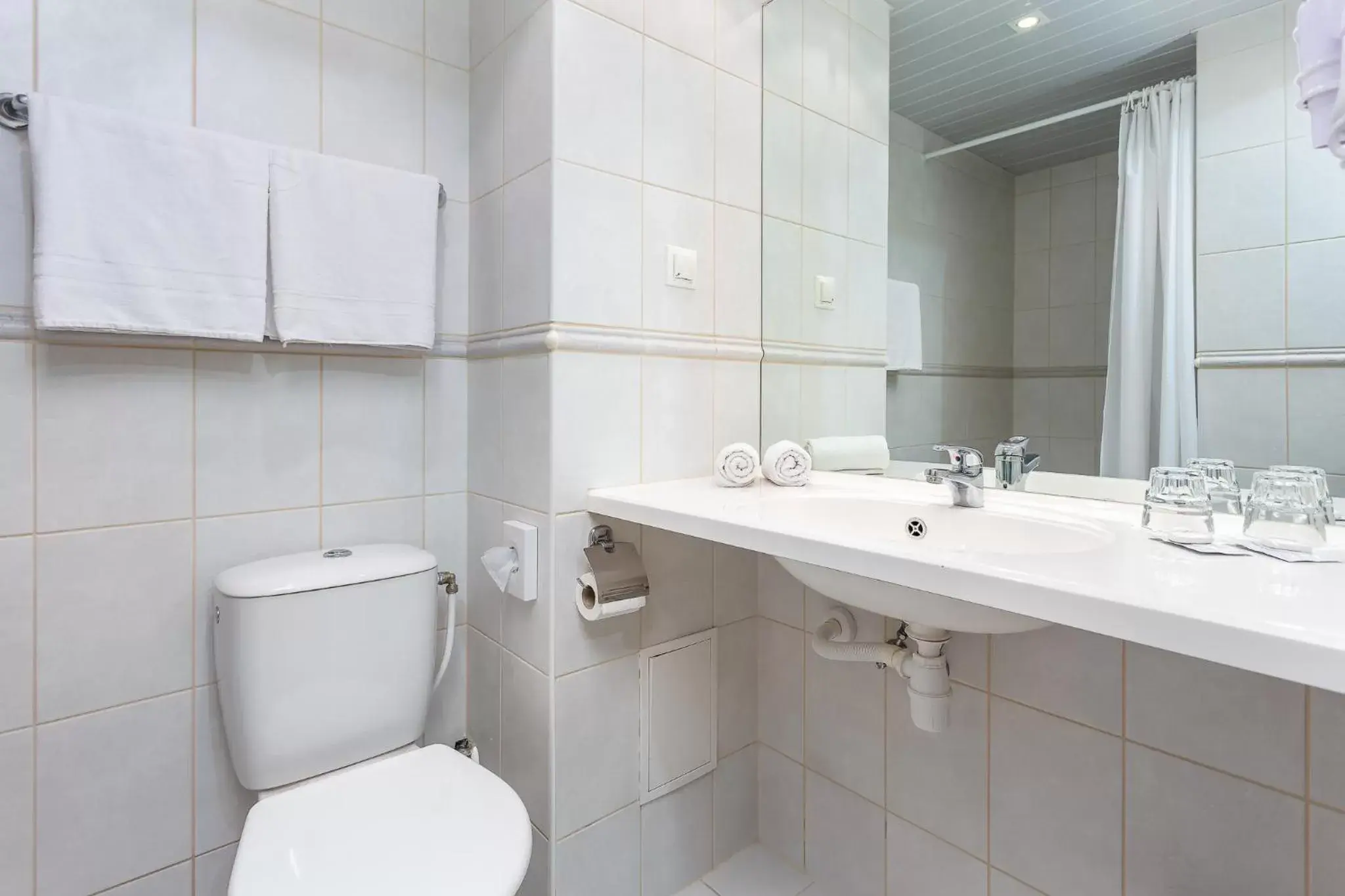 Bathroom in Hotel Dzingel