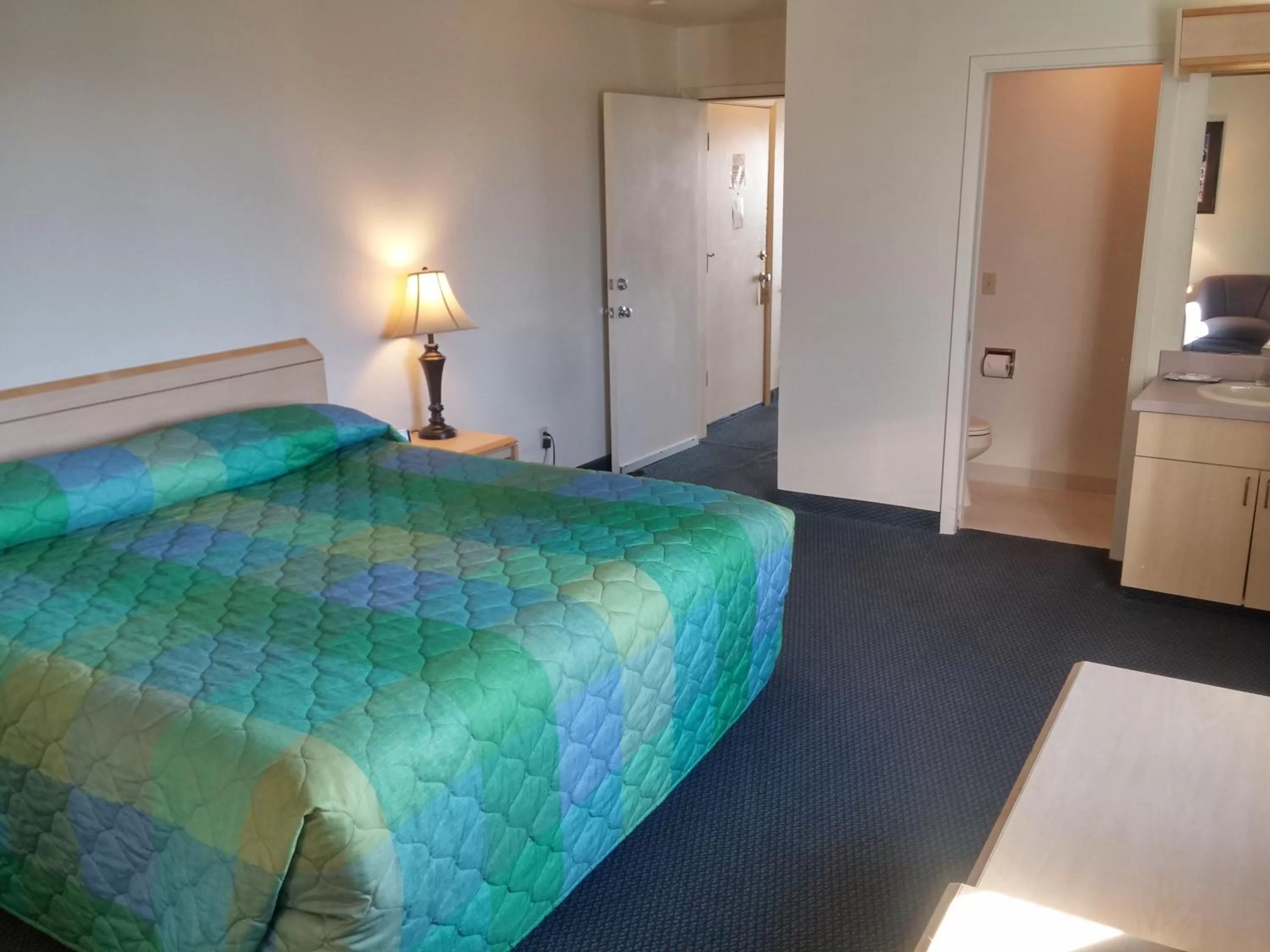 King Suite - Non-Pet in Surfside Resort