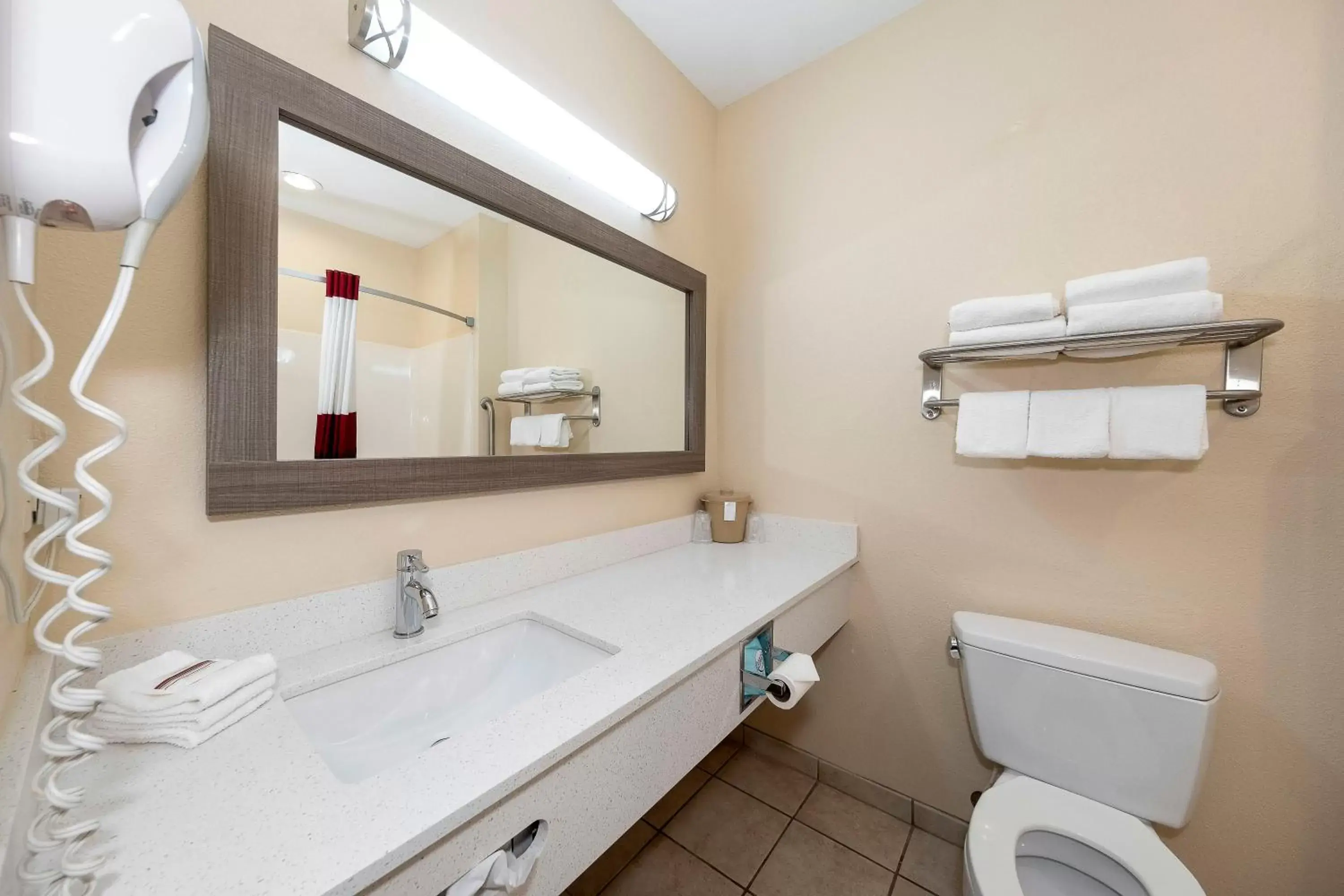 Bathroom in Red Roof Inn Panama City