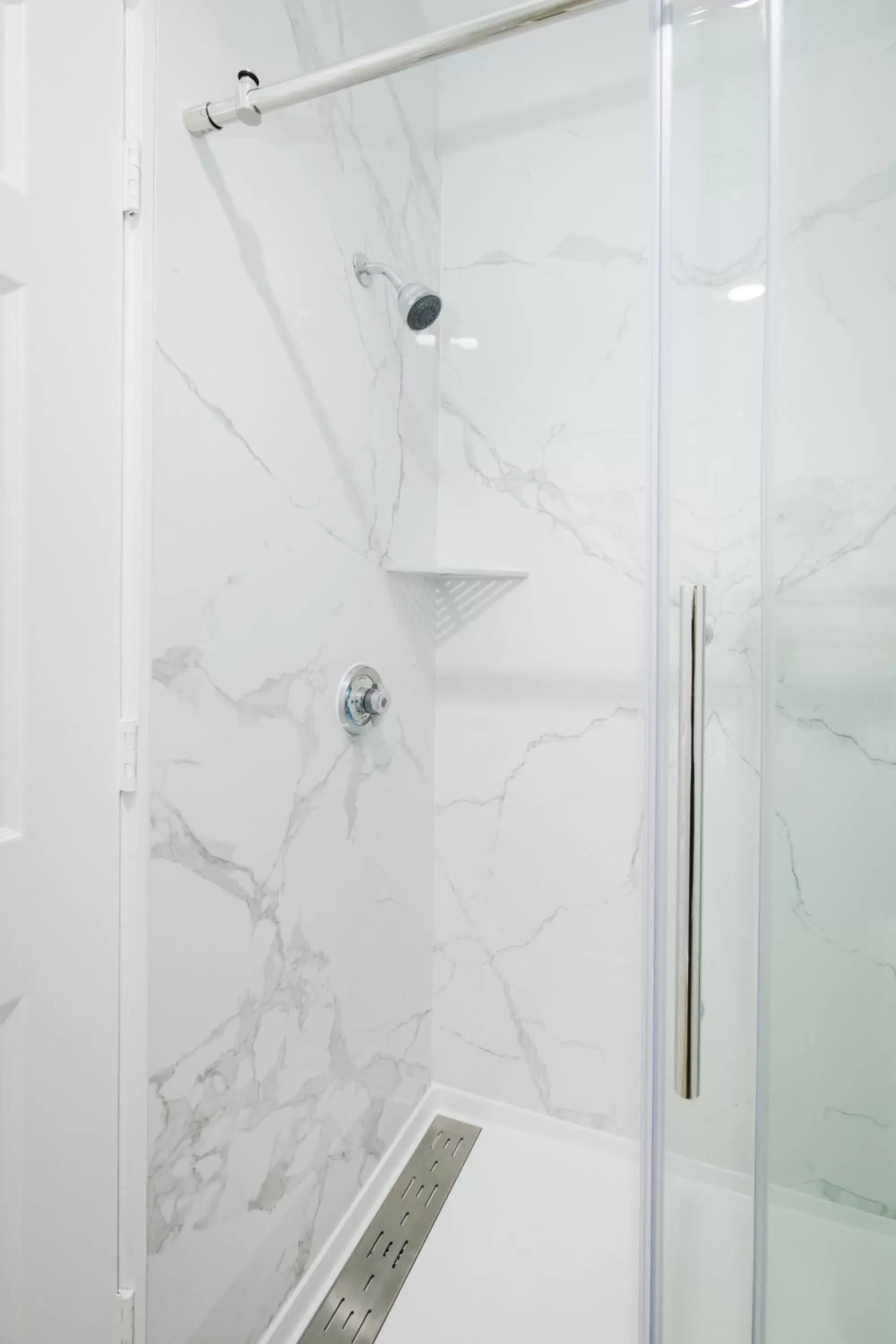 Shower, Bathroom in Sapphire Inn & Suites