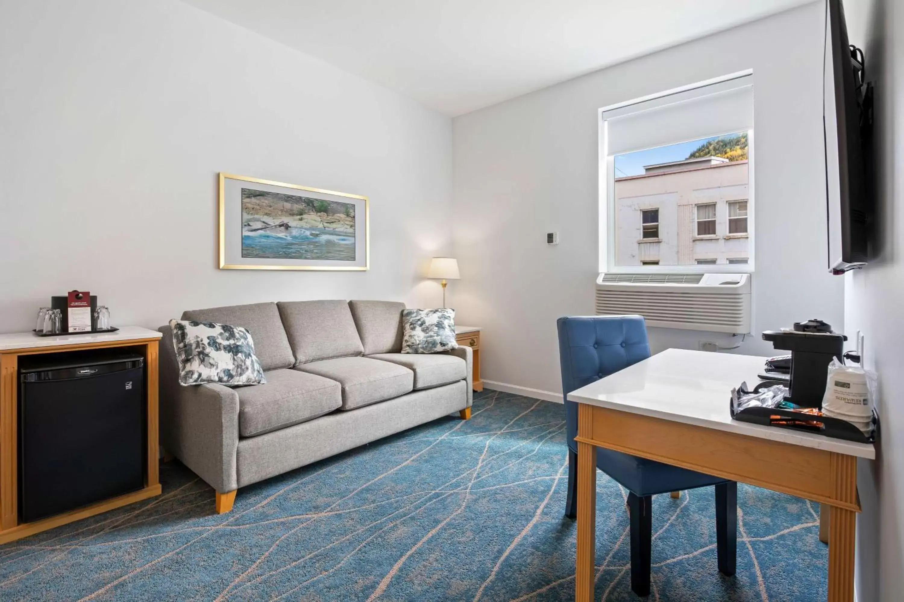 Photo of the whole room, Seating Area in Crown Columbia Hotel; BW Premier Collection