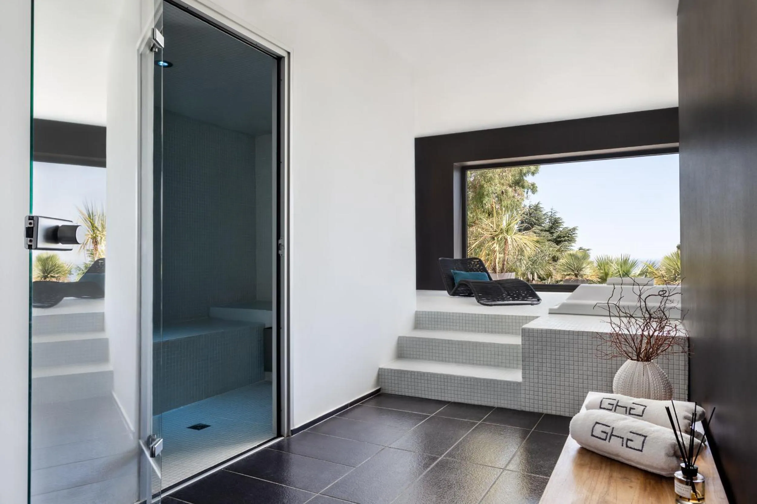 Steam room in Grand Hotel Du Golfe - Spa & Restaurant