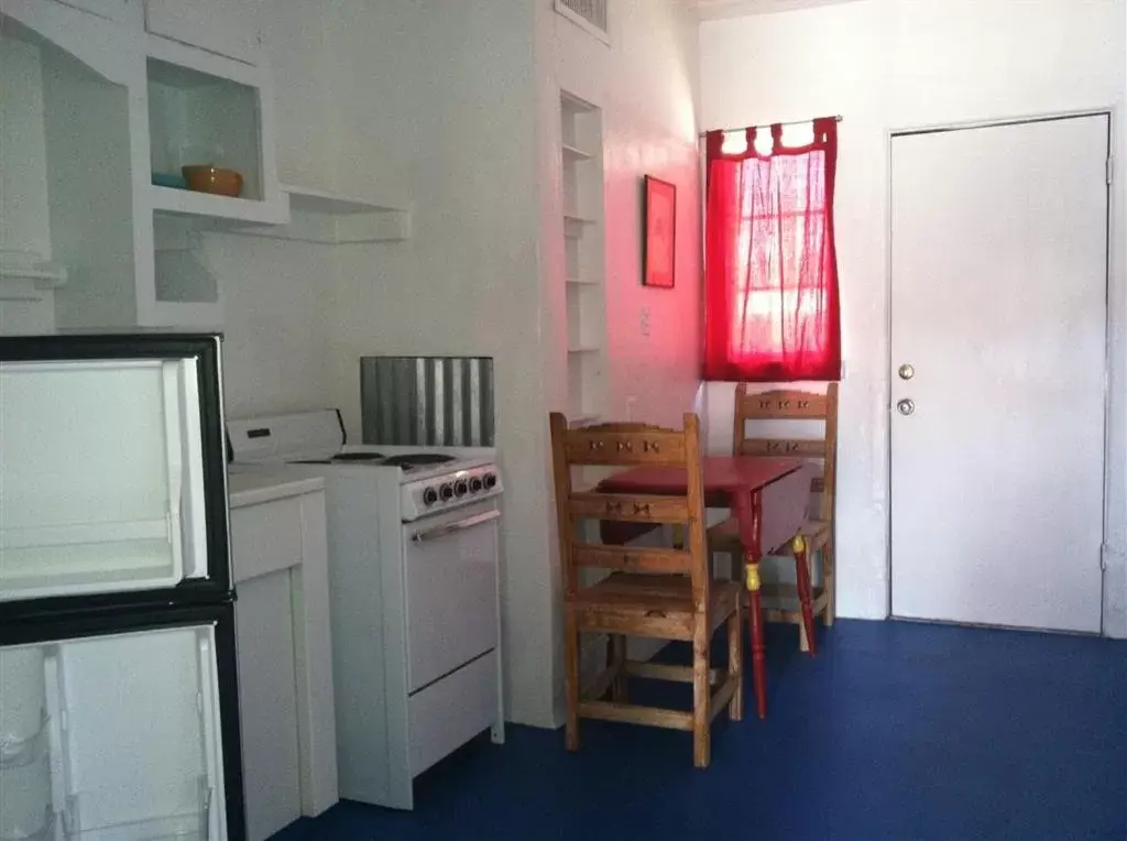 Kitchen/Kitchenette in Pelican Spa