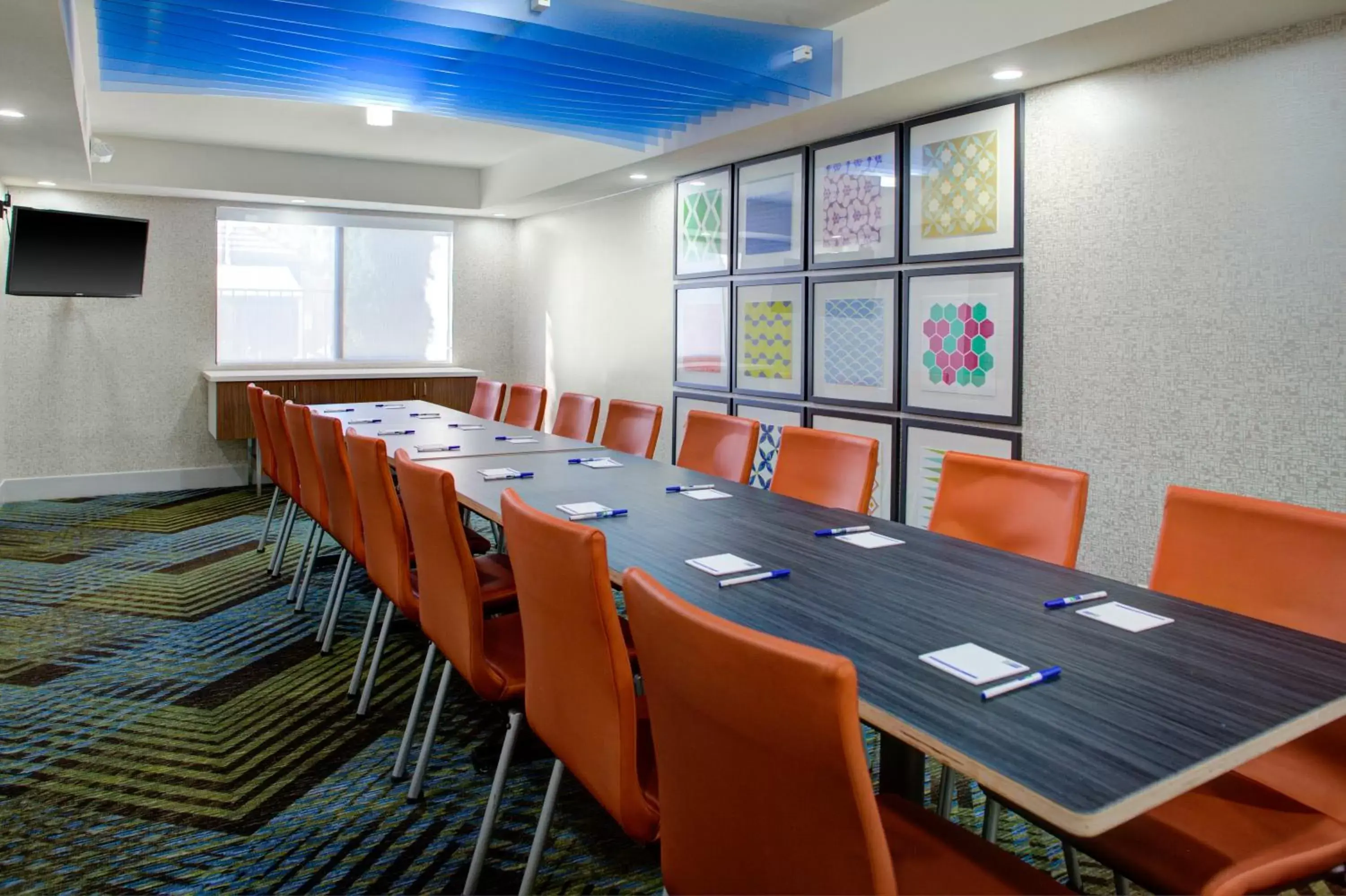 Meeting/conference room in Holiday Inn Express Sedona - Oak Creek, an IHG Hotel