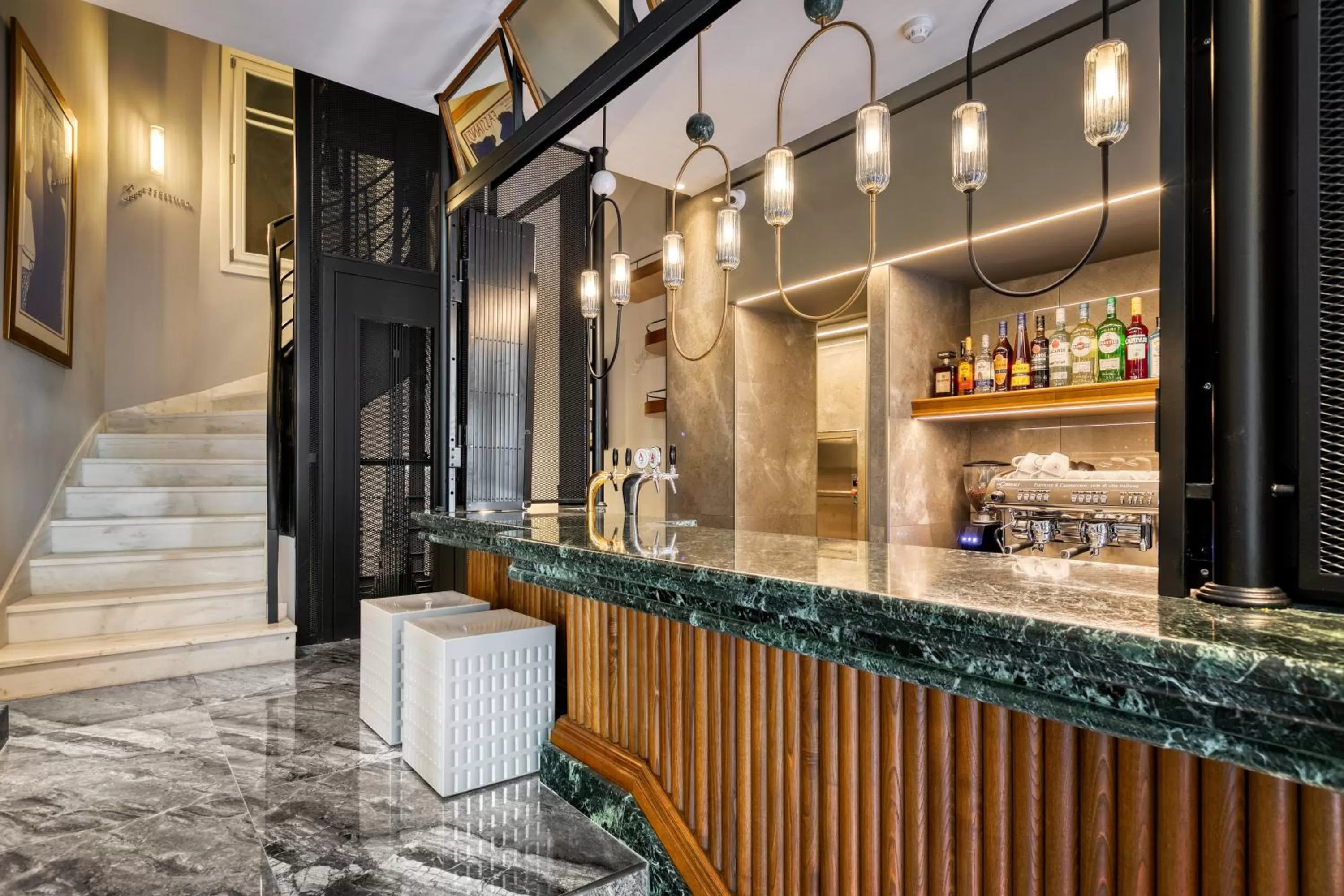 Lounge or bar in Athenian Foss