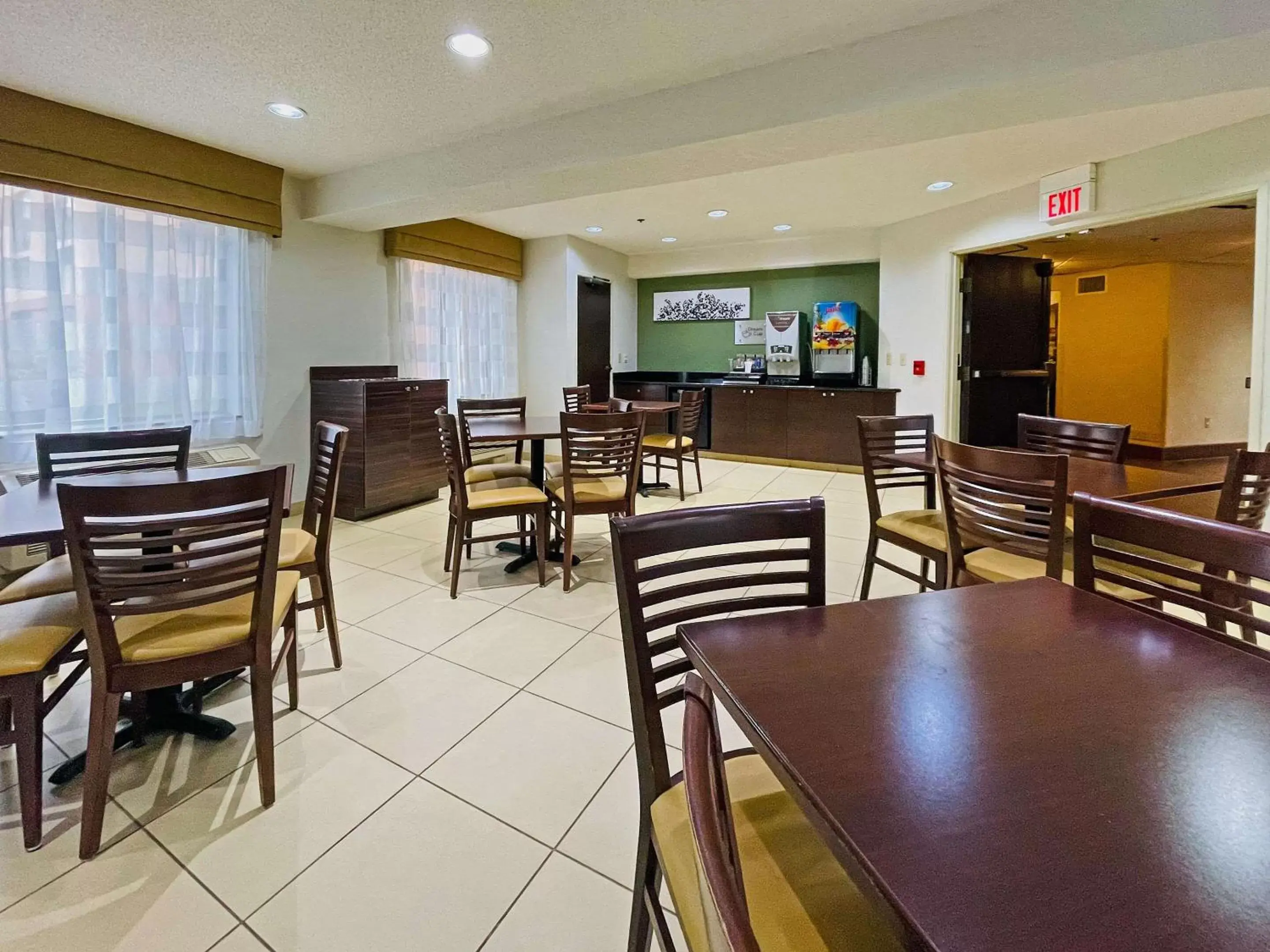 Restaurant/Places to Eat in Sleep Inn near Penn State - State College